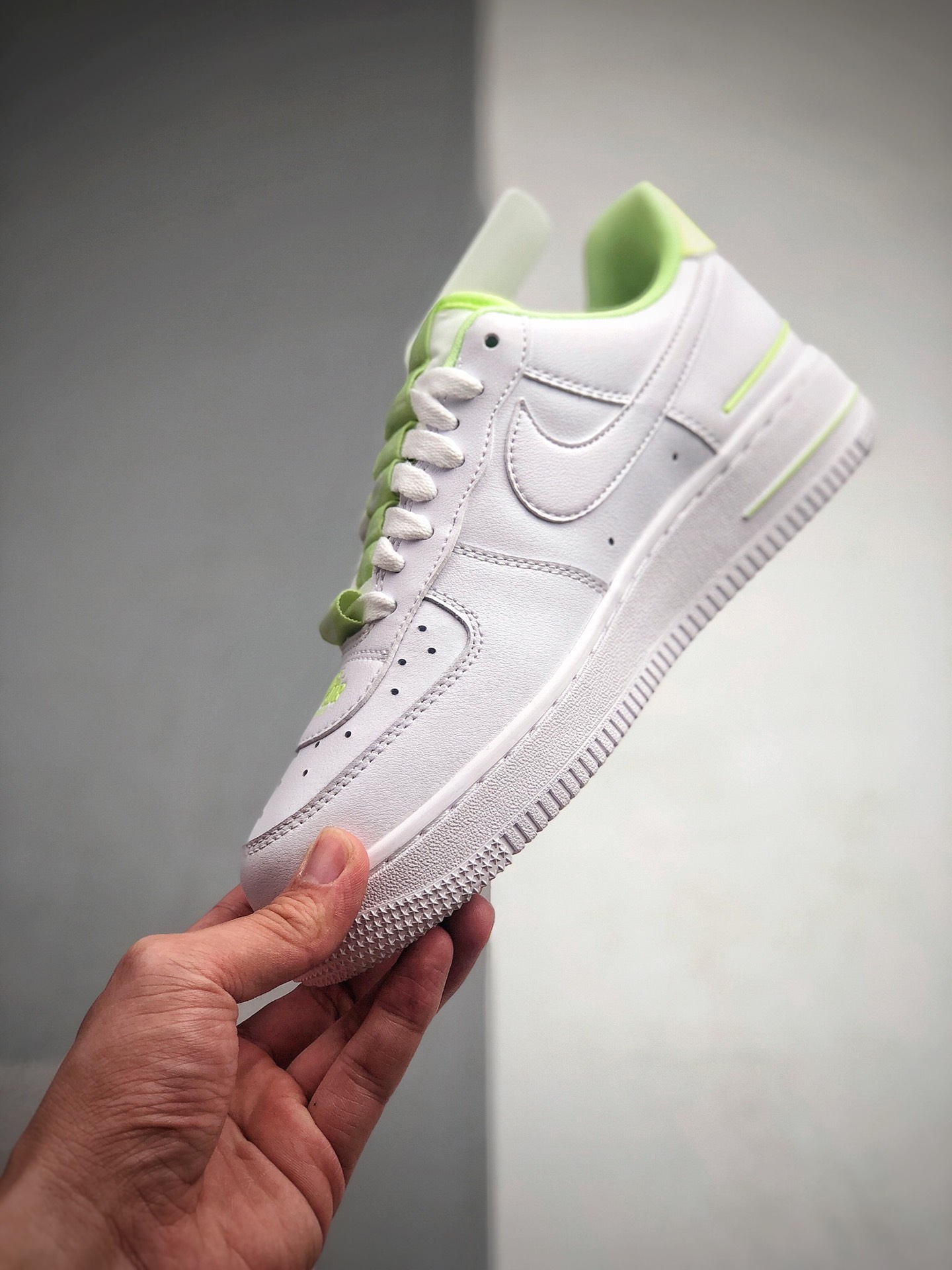 210 公司级耐克Nike Air Force 1 '07 LV8 空军一号低帮运动休闲板鞋 货号：CJ1379-100