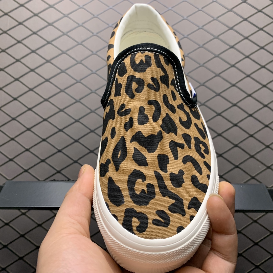 150 Vans 万斯 Slip-On 豹纹 低帮硫化懒人一脚蹬休闲板鞋