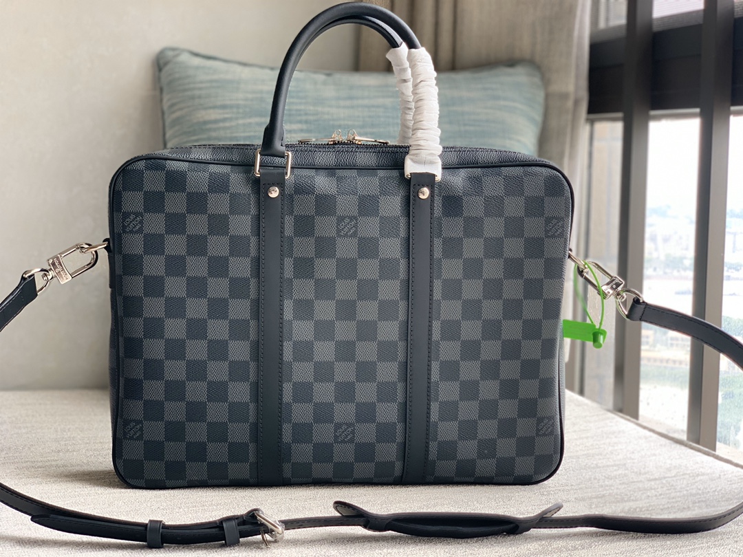 Louis Vuitton Get a batch of top-quality original briefcases with excellent price/performance ratio