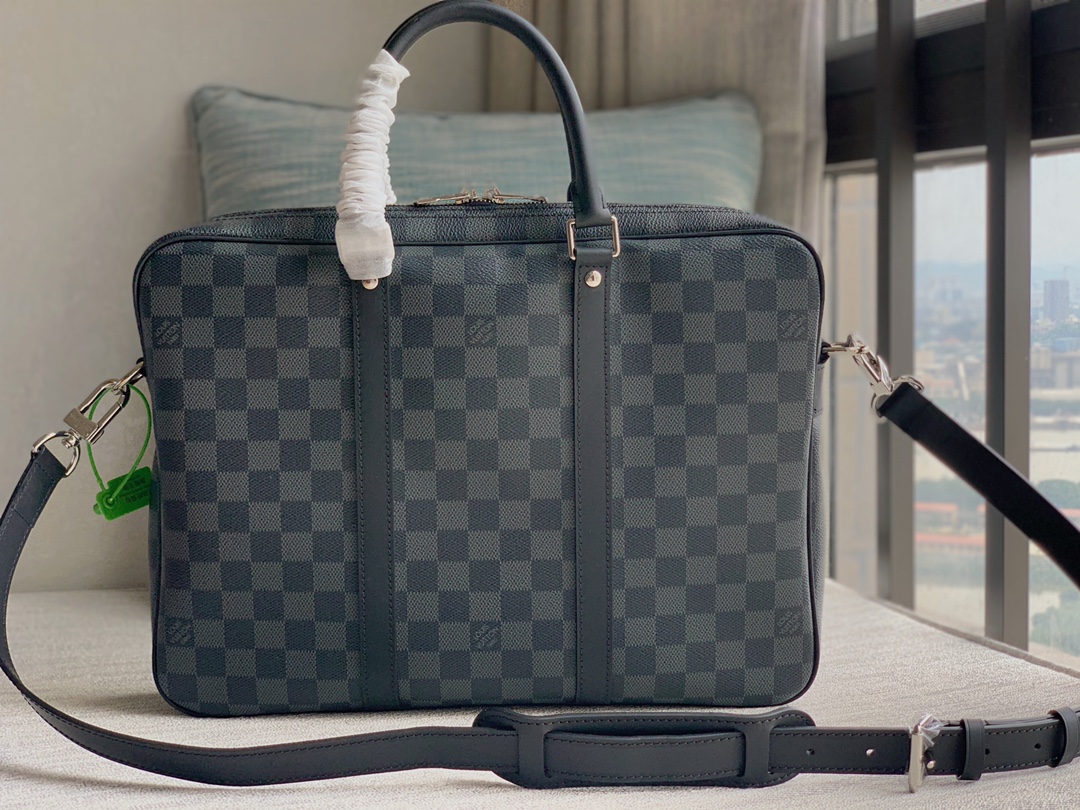 Louis Vuitton Get a batch of top-quality original briefcases with excellent price/performance ratio