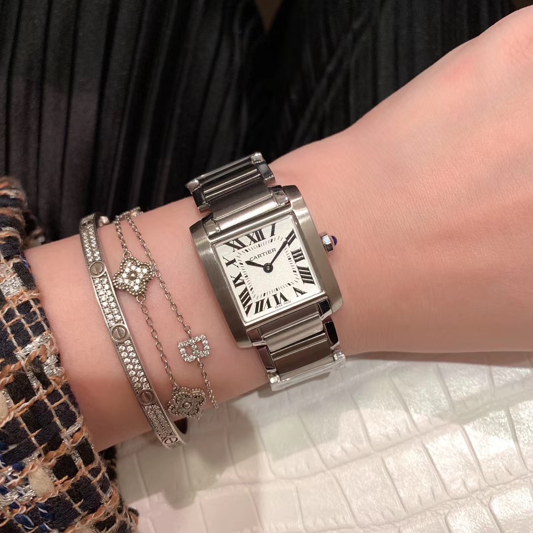 Cartier 卡地亚法国坦克系列TankFrancaise小号表款，表壳尺寸：宽20mm长25mm