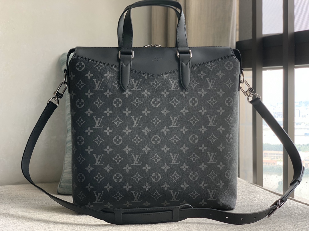 Louis Vuitton LV has received a batch of top-quality original briefcases with excellent price/performance ratio.