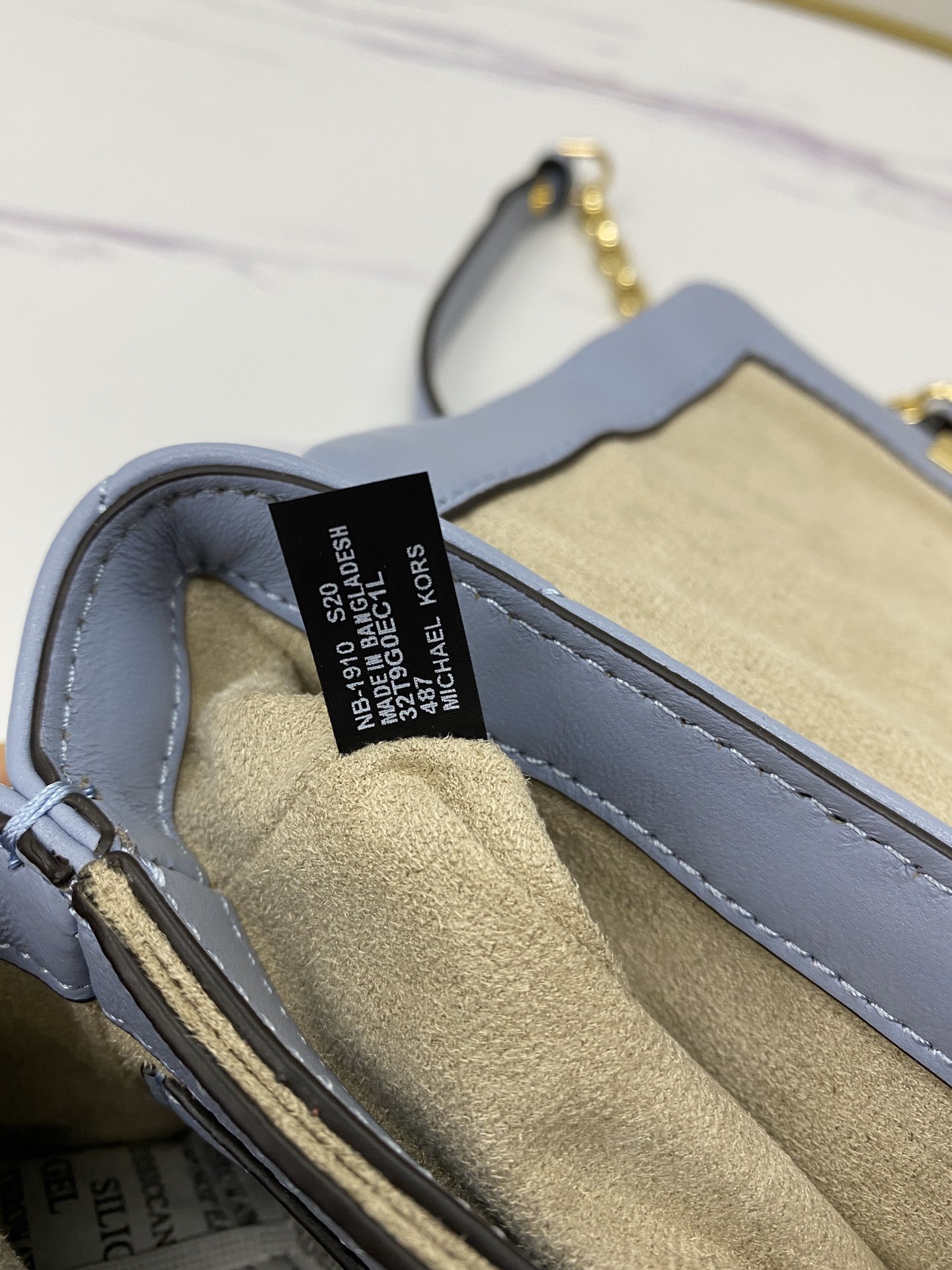 Michael Kors ～mk cece羊‮绣皮‬花V型新款小号 小链条 长‮带肩‬斜挎单肩两用女士包 一个包