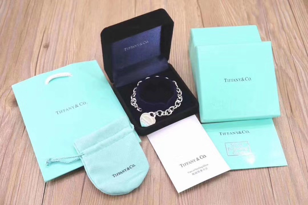 Tiffany & Co. 蒂芙尼Tiffany & Co. 珐琅心型泼墨手链