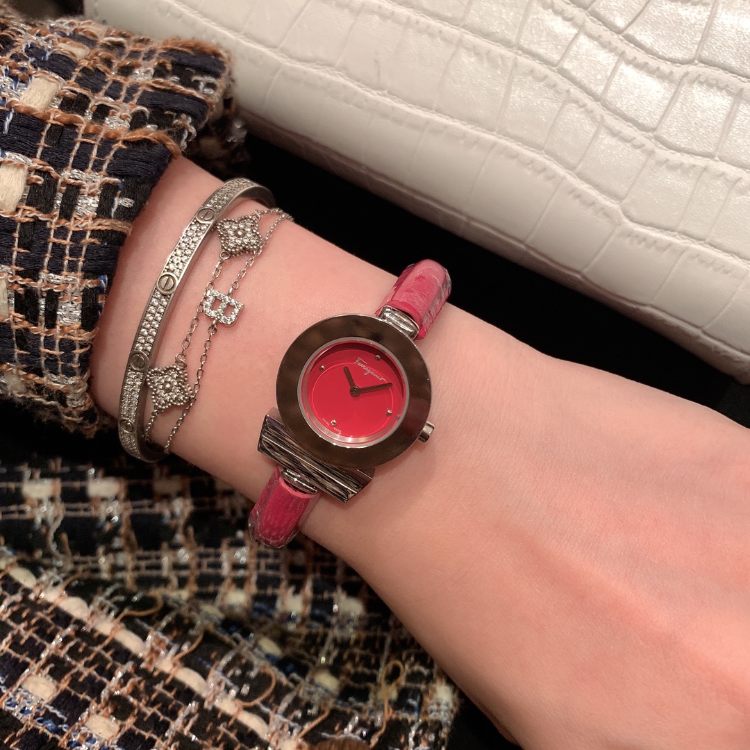 Ferragamo Gancino Bracelet Ronda751 Female Watch with Sapphire Glass and Gold Accents - 图片 2