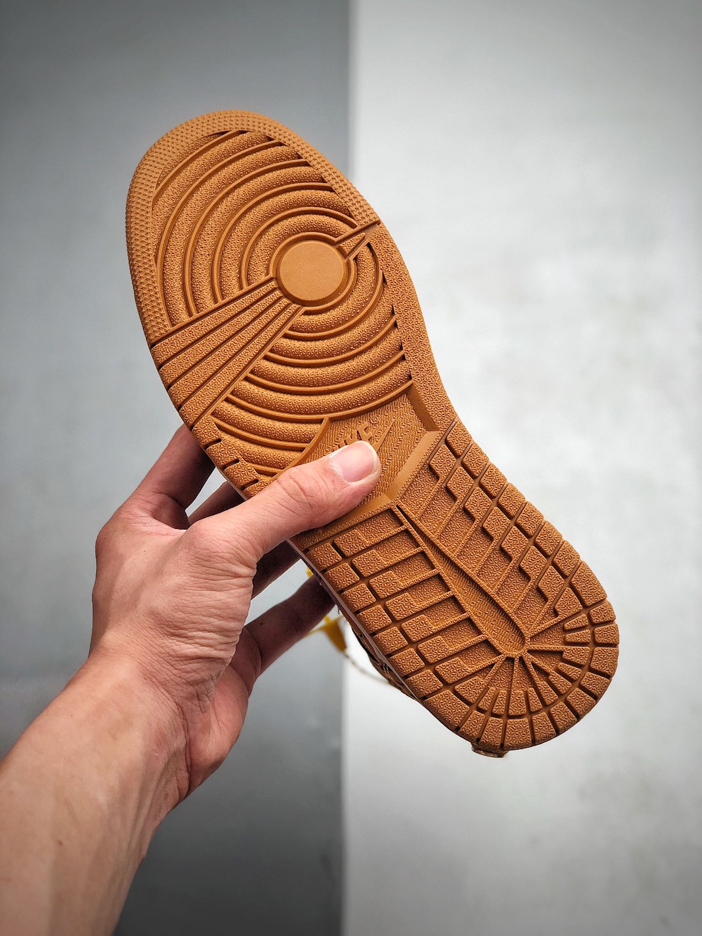 230 Travis Scott × Air Force 1‘07/ParaNoise空军高帮腰花果 683798 002