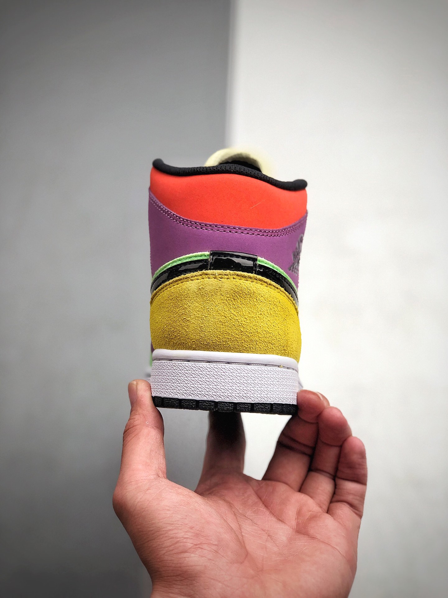 300  乔1 乔丹/Air Jordan AJ1 aj1 乔丹1代 乔1 乔丹1代低帮系列 Air Jordan 1 Mid “Multicolor”  TD 货号：CW1140-100