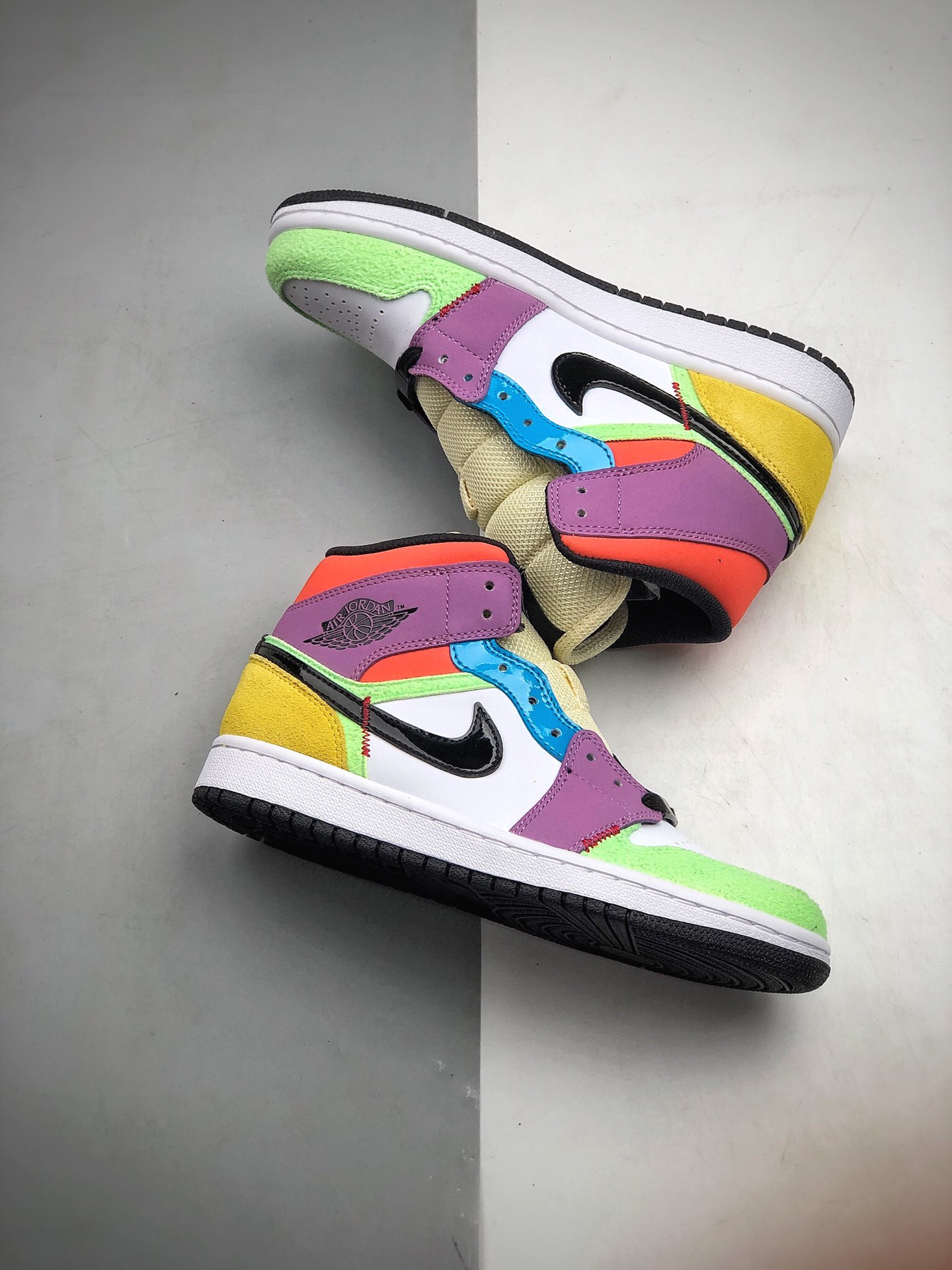 300  乔1 乔丹/Air Jordan AJ1 aj1 乔丹1代 乔1 乔丹1代低帮系列 Air Jordan 1 Mid “Multicolor”  TD 货号：CW1140-100