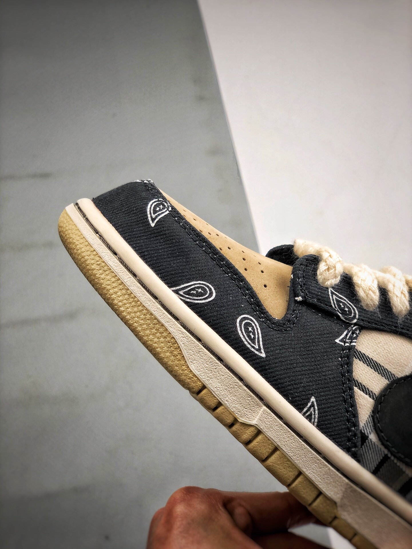 Version details: toe tilted back, shoe mouth "hook-shaped" opening, without the original last and original cardboard as…