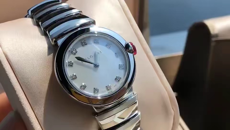 Bvlgari 宝格丽LVCEA系列，天然贝壳面真美