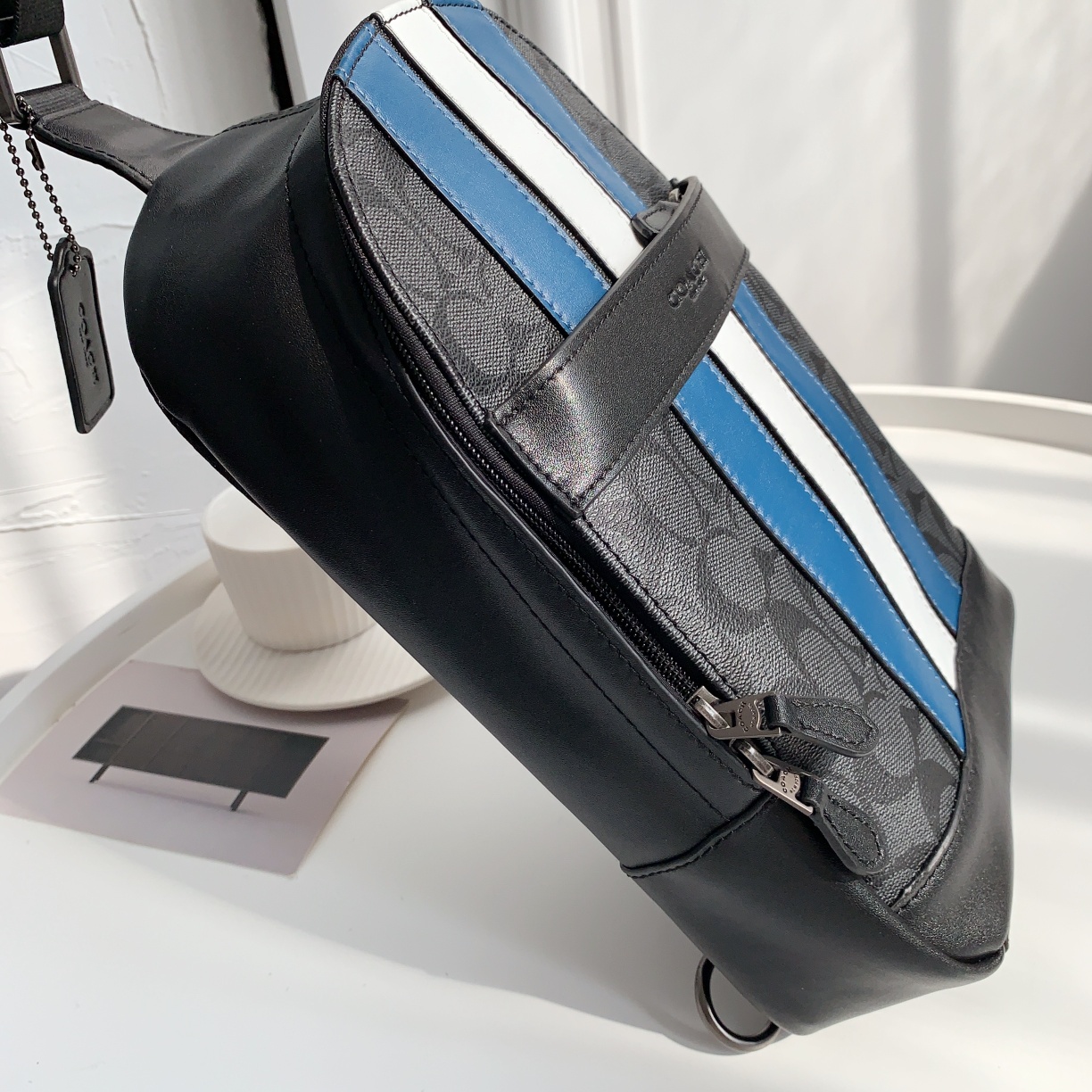 Coach C家 F26067PVC 配牛皮 男士拼色胸包 正面头层牛皮 背面透气尼龙布