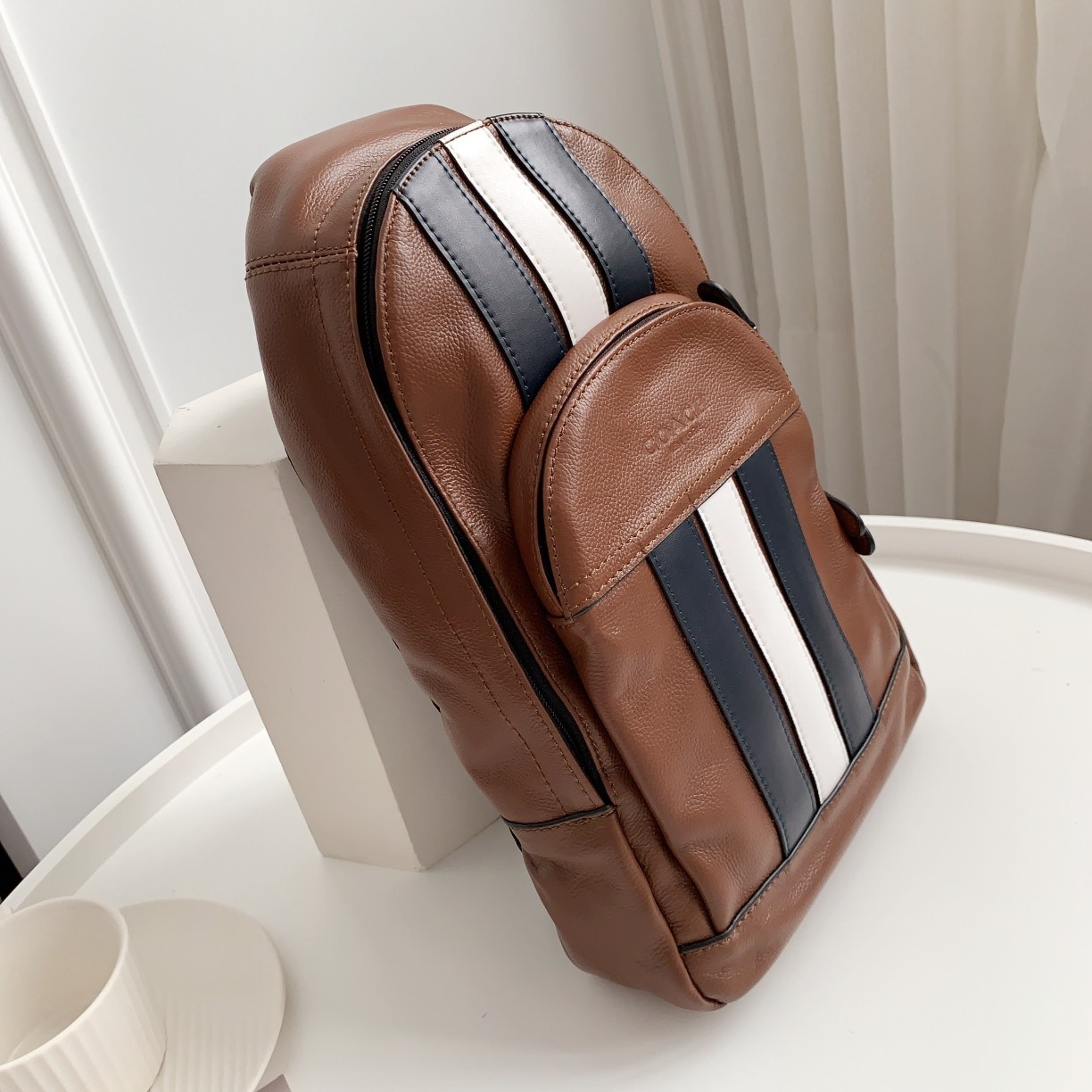Coach C家 F49318 coach 最新全皮条纹黑篮拼 头层牛皮男士胸包 单肩包