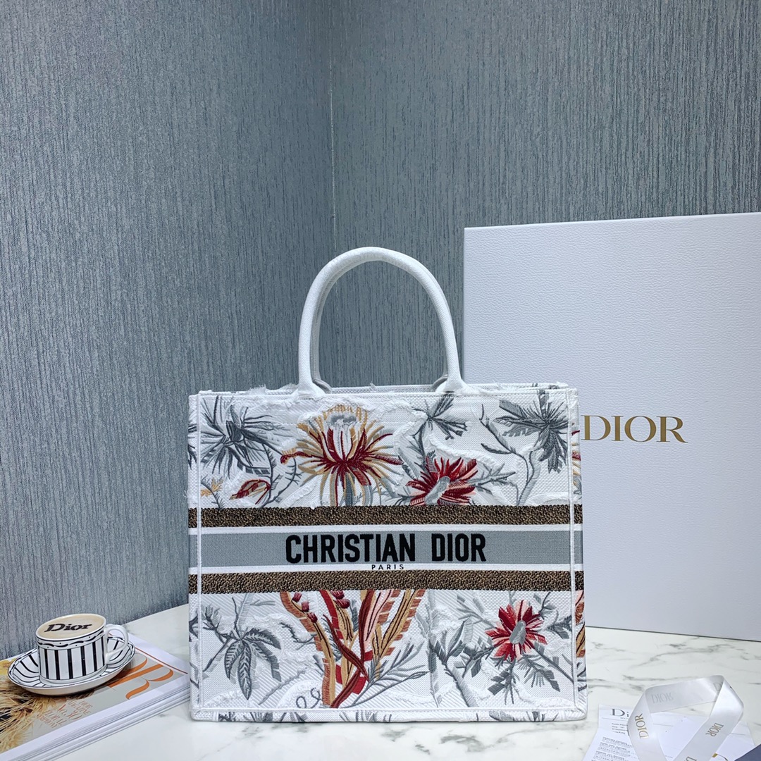 Dior Book Tote Handbags Tote Bags Best Designer Replica
 Embroidery Canvas Summer Collection