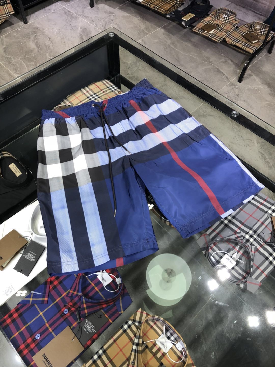 버버리 남성 반바지 136798 Burberry Shorts 썸네일 이미지
