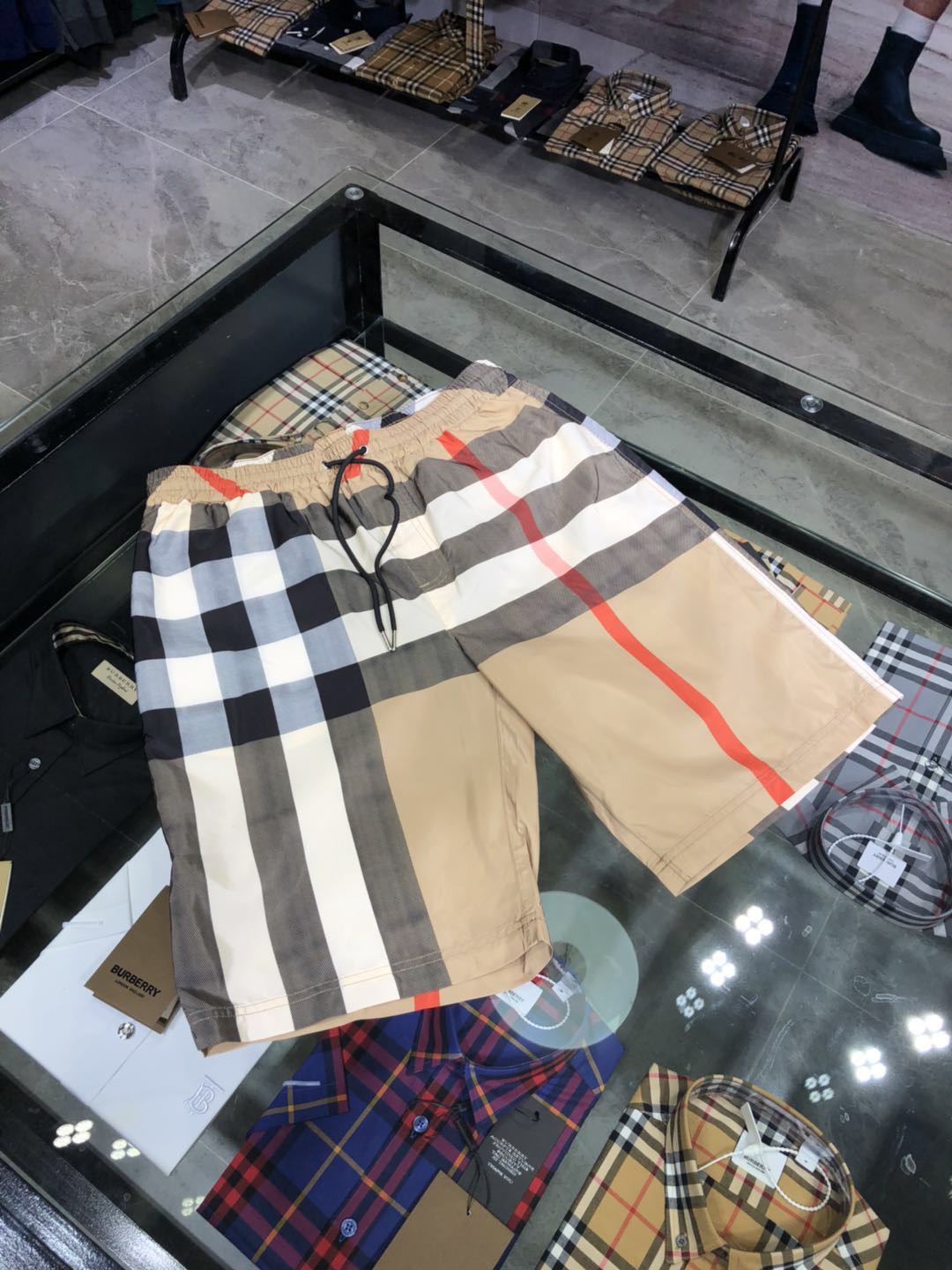 버버리 남성 반바지 136797 Burberry Shorts 썸네일 이미지