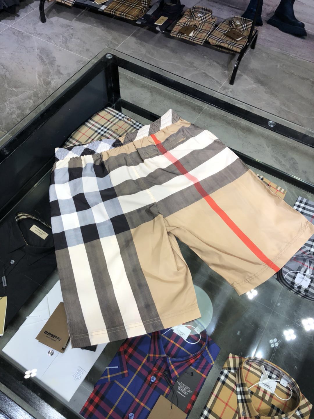 버버리 남성 반바지 136797 Burberry Shorts 썸네일 이미지