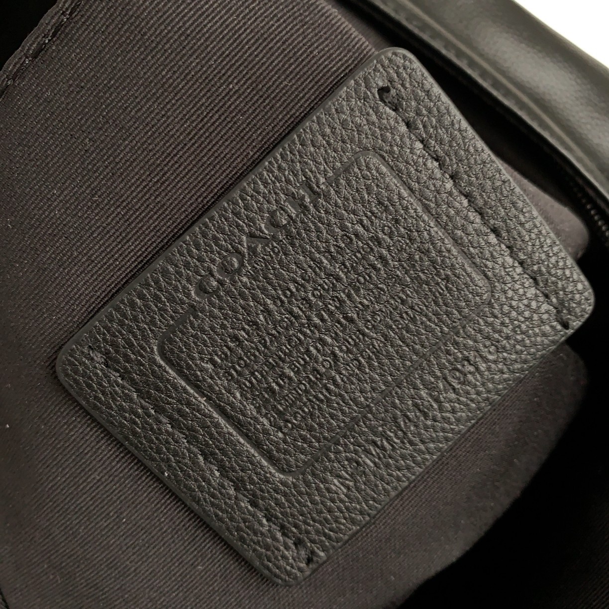 Coach coachF49318 coach 最新全皮条纹黑篮拼 头层牛皮男士胸包 单肩包