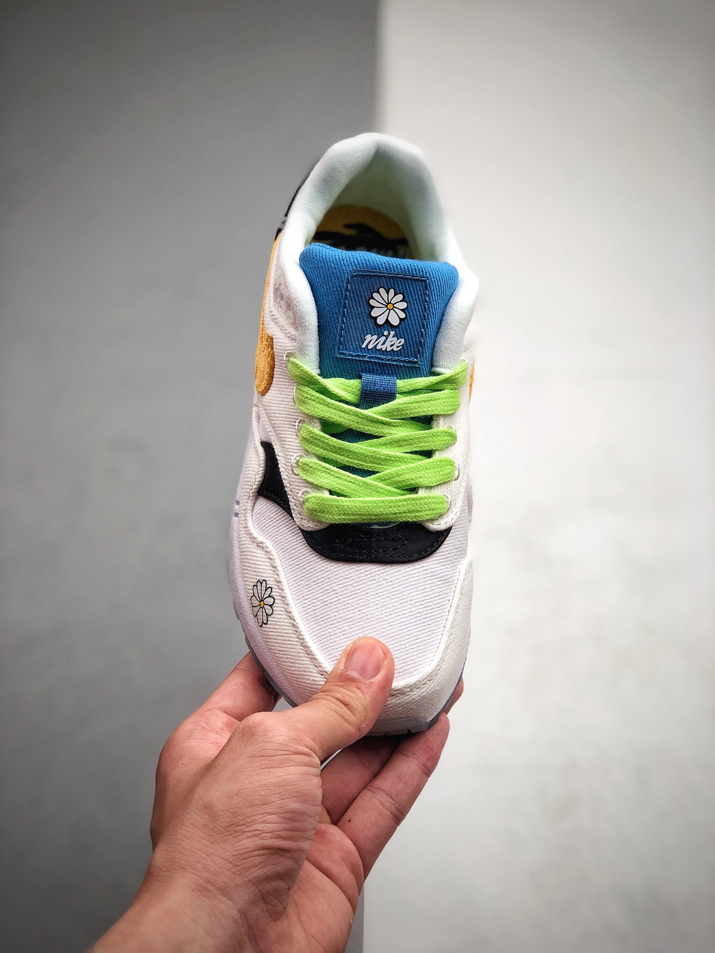 250 Nike Air Max 1 “Daisy Pack” 小雏菊  货号：CW5861-100