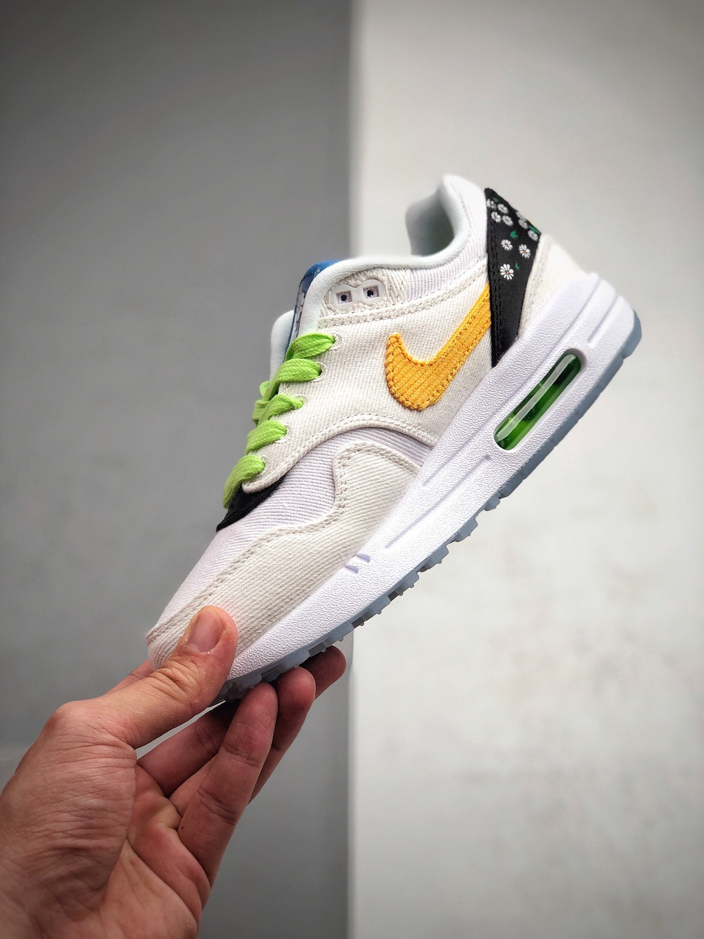 250 Nike Air Max 1 “Daisy Pack” 小雏菊  货号：CW5861-100