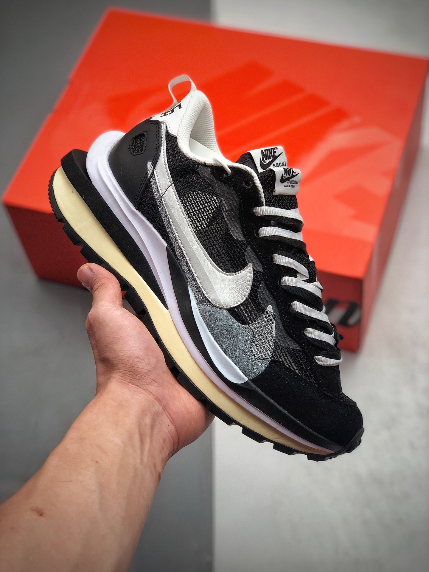 270 新品华夫解构走秀款 Sacai x Nike Pegasus VaporFly SP”Green/Yellow/Black/White” 货号：BV0075-001