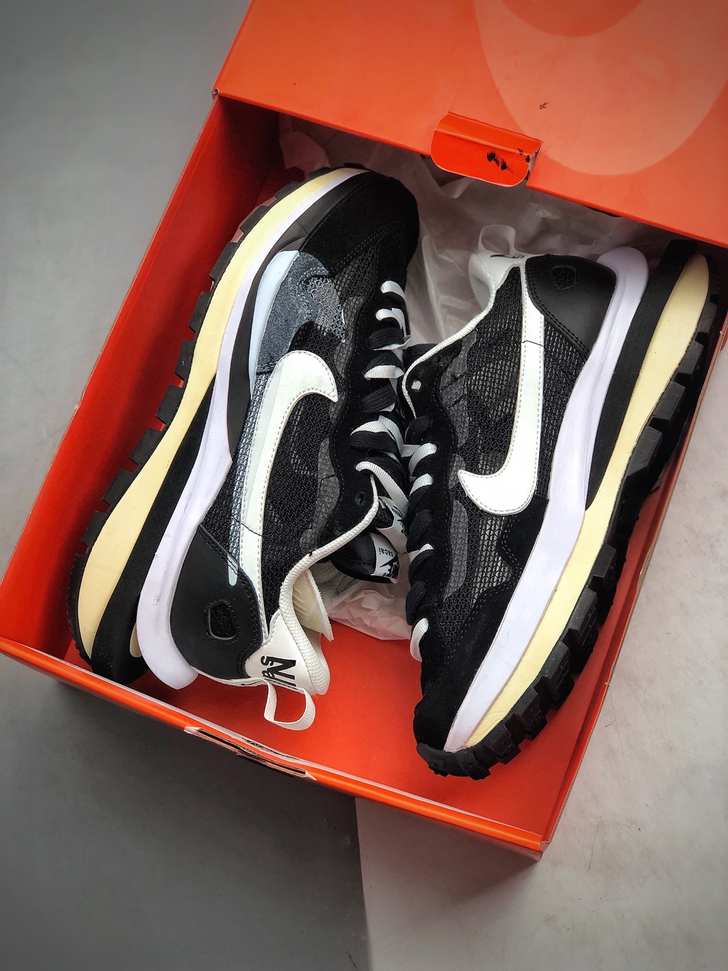 270 新品华夫解构走秀款 Sacai x Nike Pegasus VaporFly SP”Green/Yellow/Black/White” 货号：BV0075-001