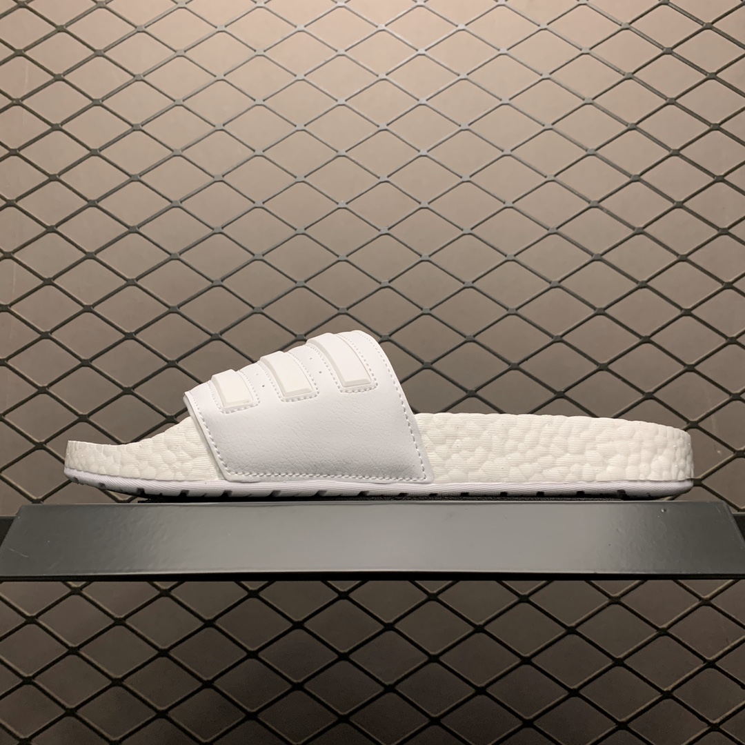 120 Adidas Adilette Adilette Boost  EG1909 沙滩凉鞋 专柜配置