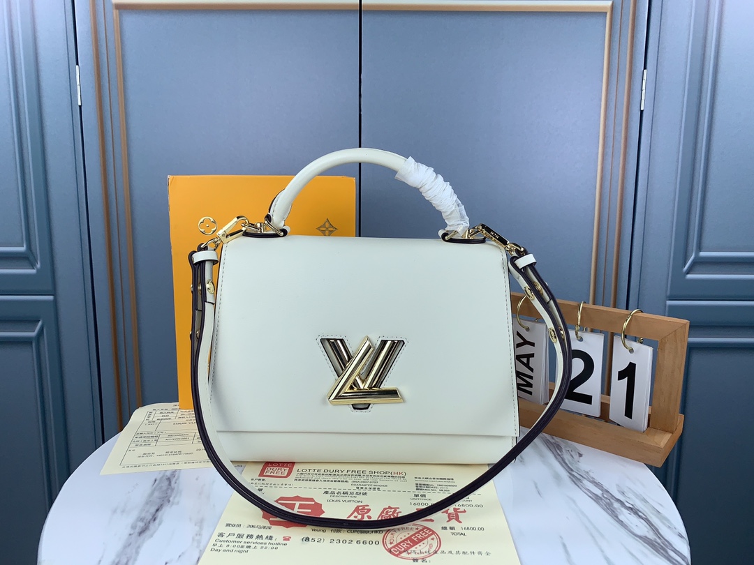 HERMES Lindy 26 Clemence White Silver Hardware Turnlock Bag 2014