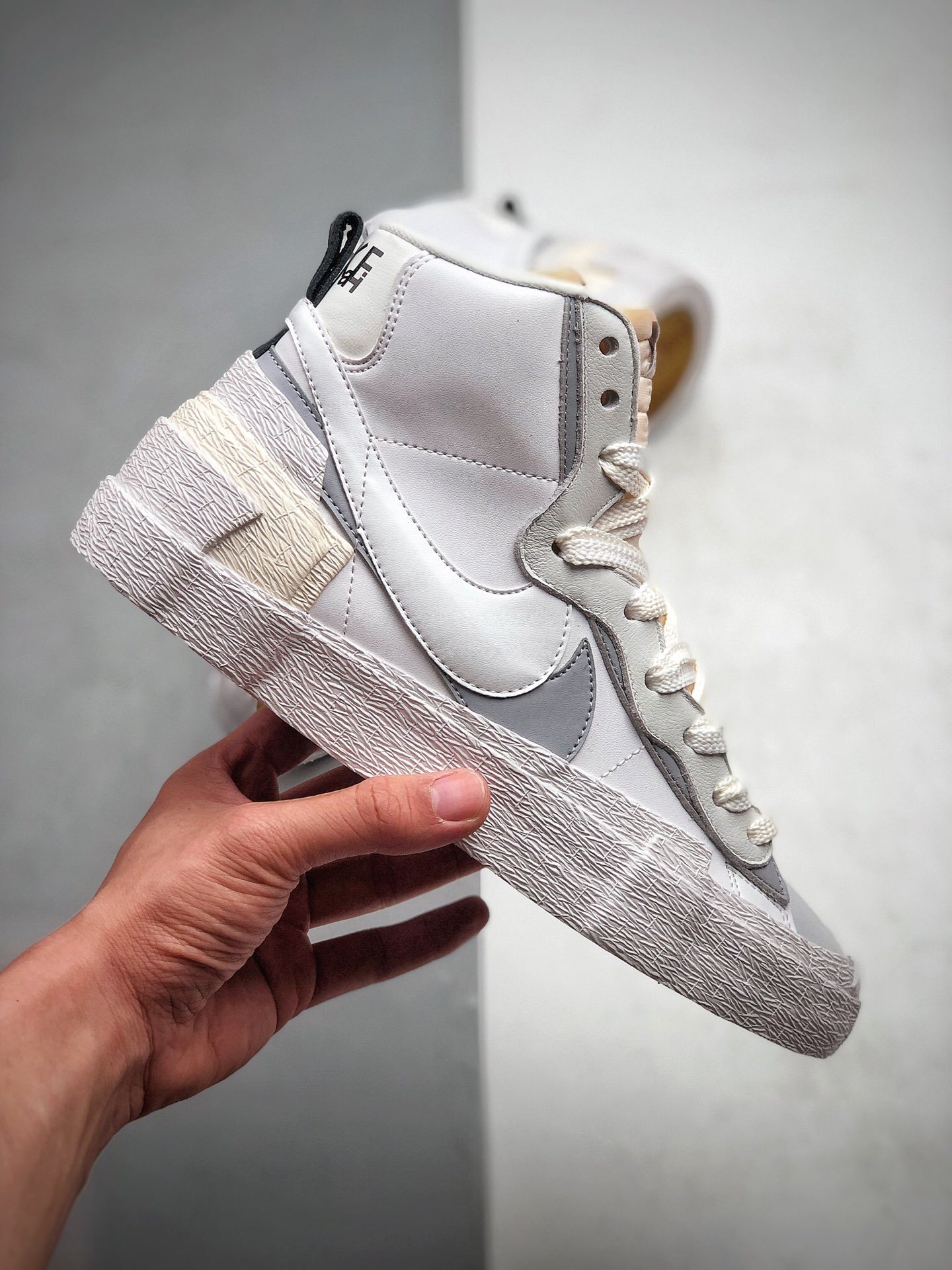 400 原550 Sacai X NK Blazer Mid Dunk 原厂同工序铝楦硫化BV0072-100-莆田鞋,莆田鞋货源,高仿鞋,高仿鞋货源,安福档口,莆田高仿鞋,莆田鞋批发,高仿鞋批发,莆田高仿运动鞋,高仿运动鞋,莆田运动鞋 400 原550 Sacai X NK Blazer Mid Dunk 原厂同工序铝楦硫化BV0072-100