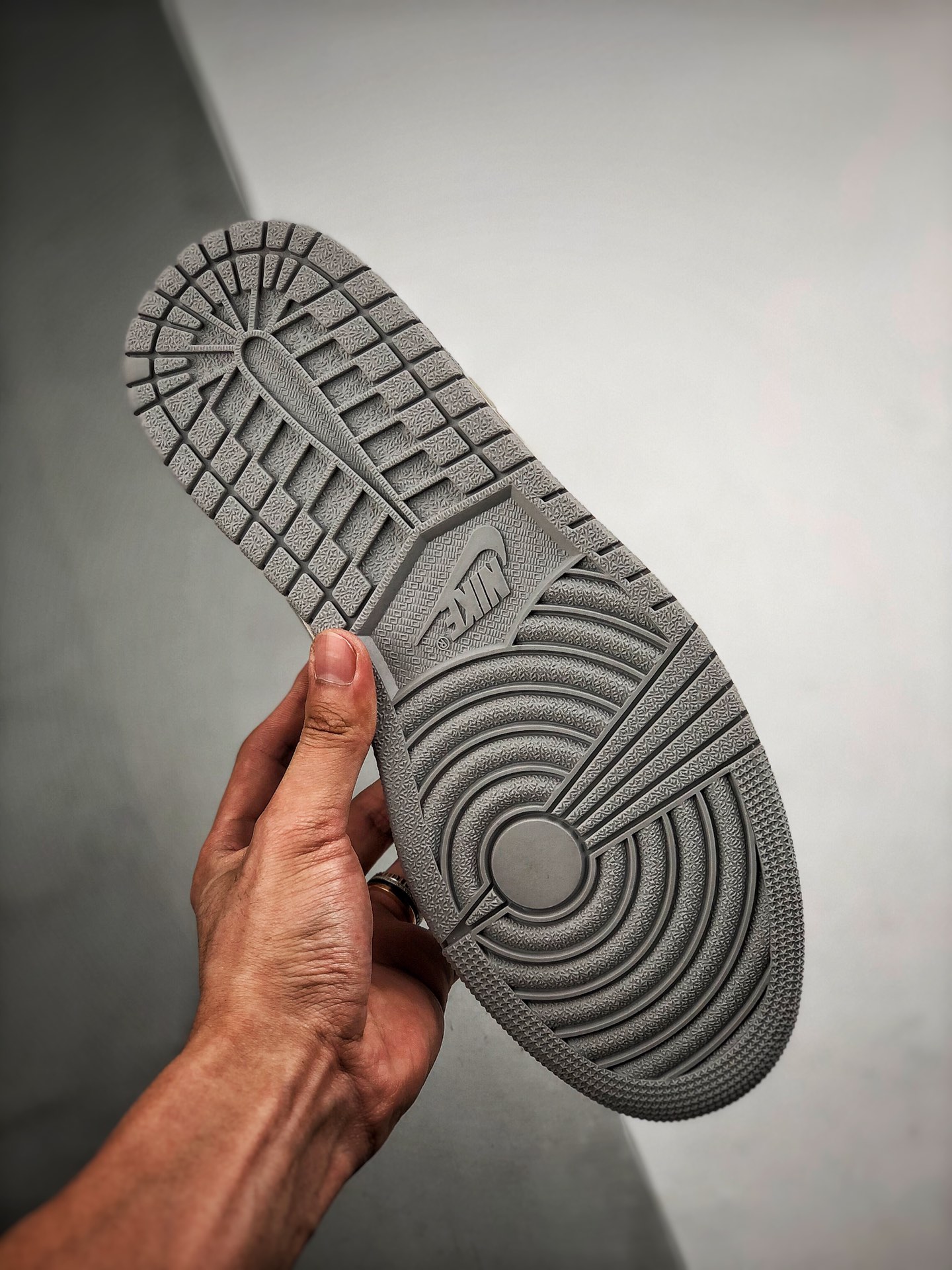 210 Air Jordan 1 Low 影子灰 原厂内置气垫魔块 原模大底  头层小牛皮