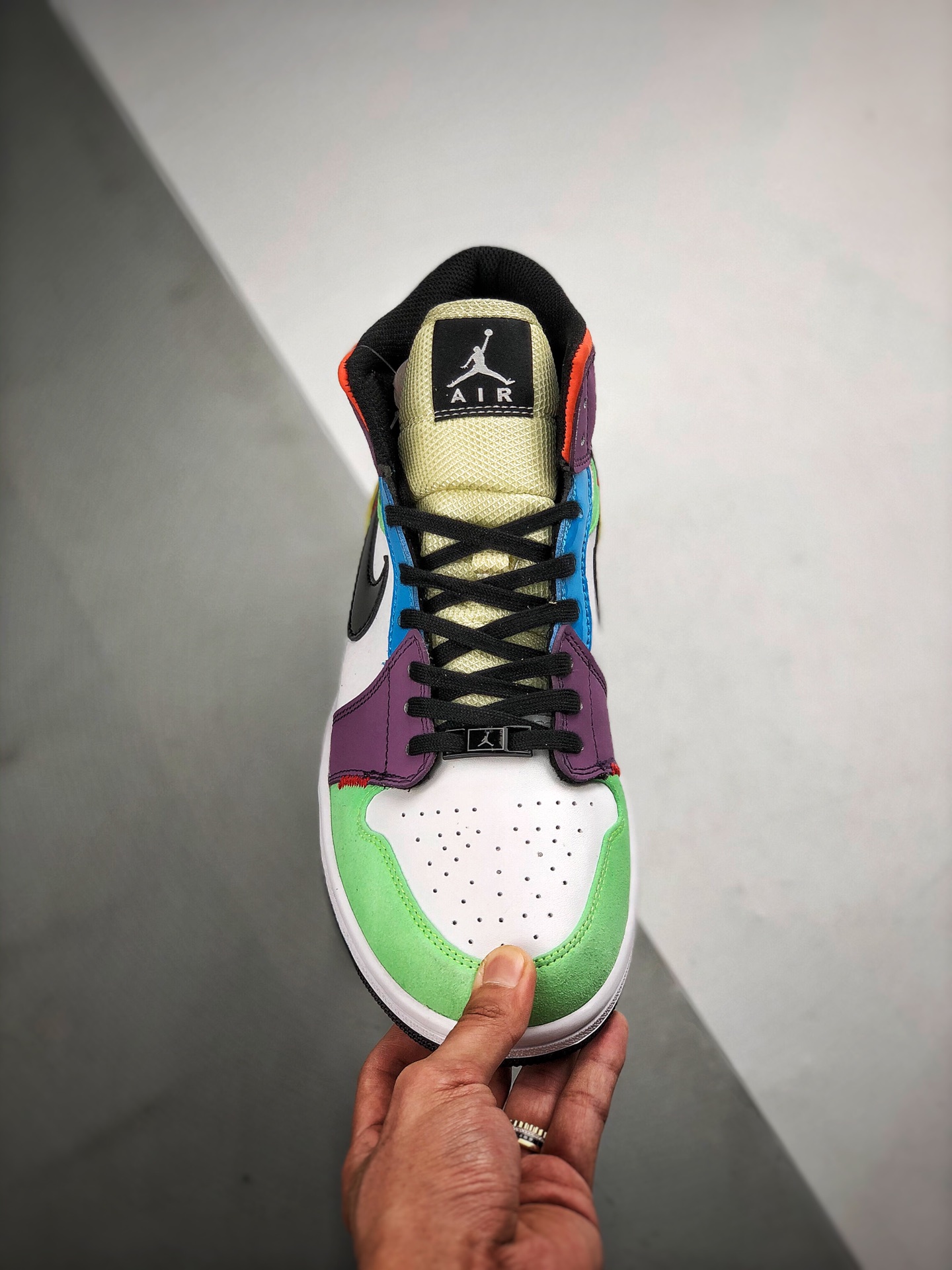 250 Air Jordan 1 Mid ”Multicolor” 彩蛋