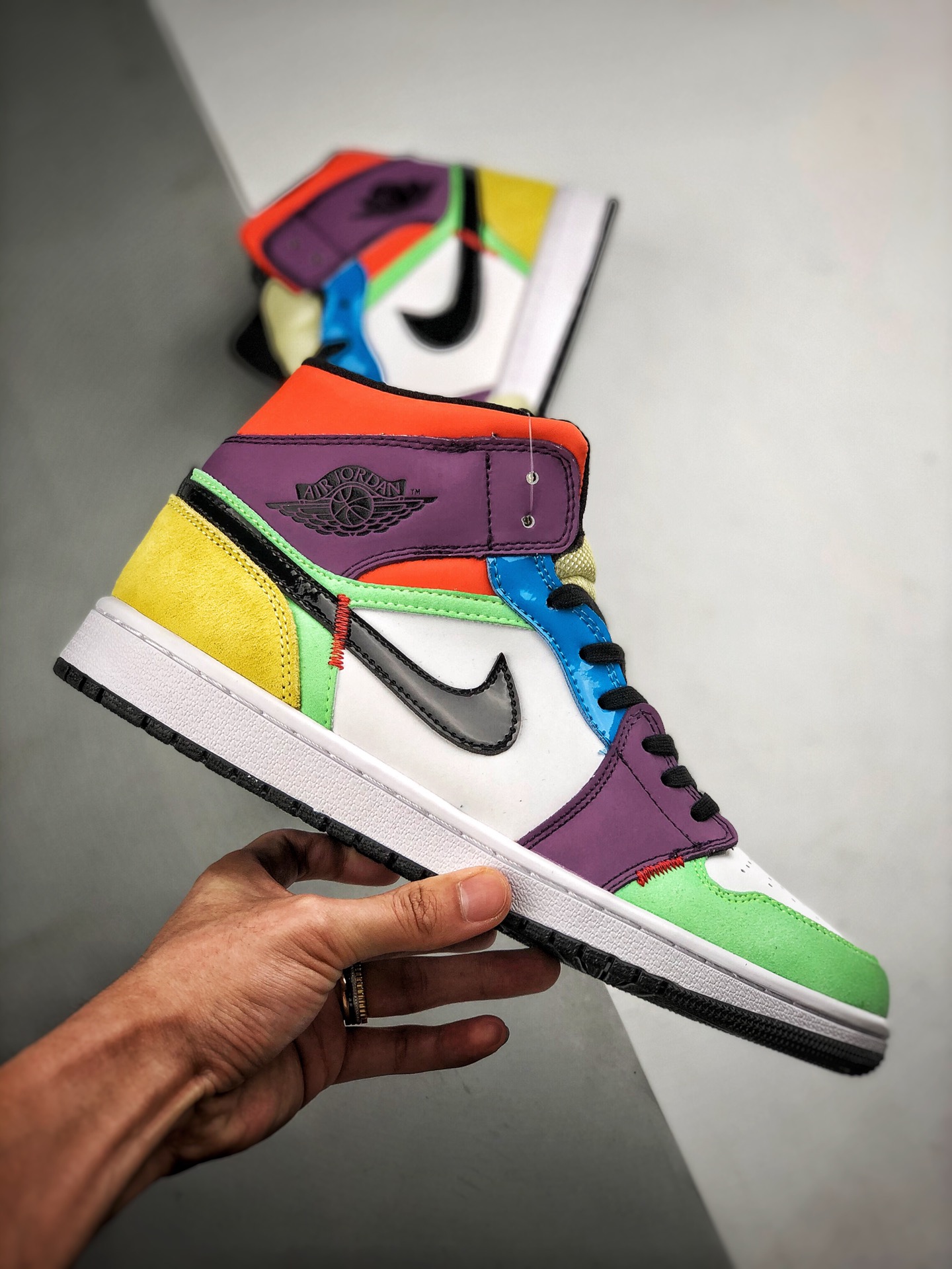 250 Air Jordan 1 Mid ”Multicolor” 彩蛋