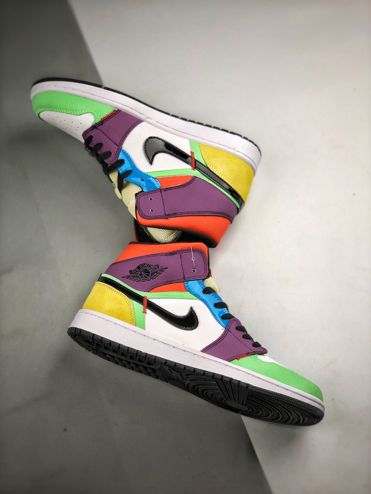 250 Air Jordan 1 Mid ”Multicolor” 彩蛋