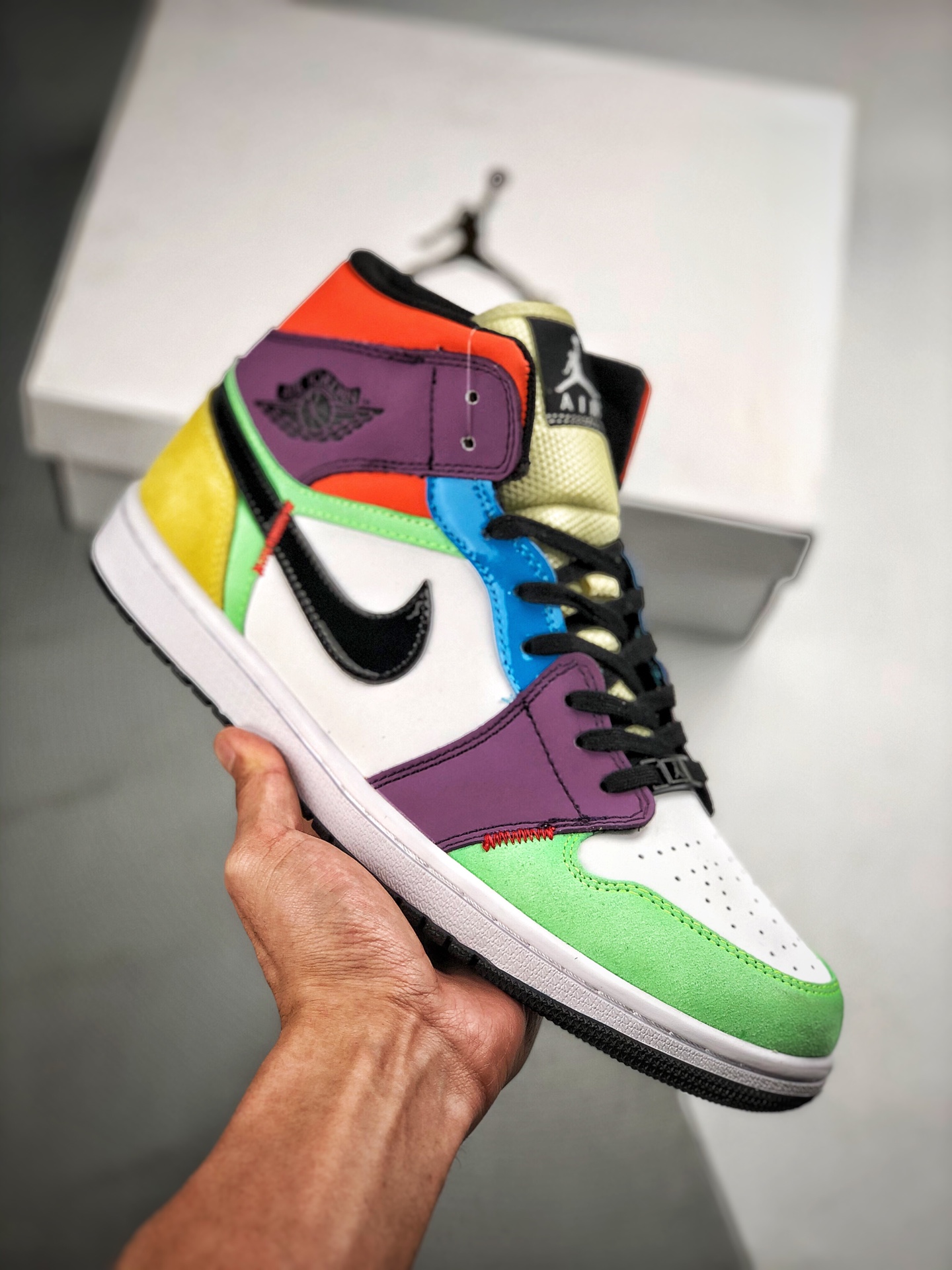250 Air Jordan 1 Mid ”Multicolor” 彩蛋