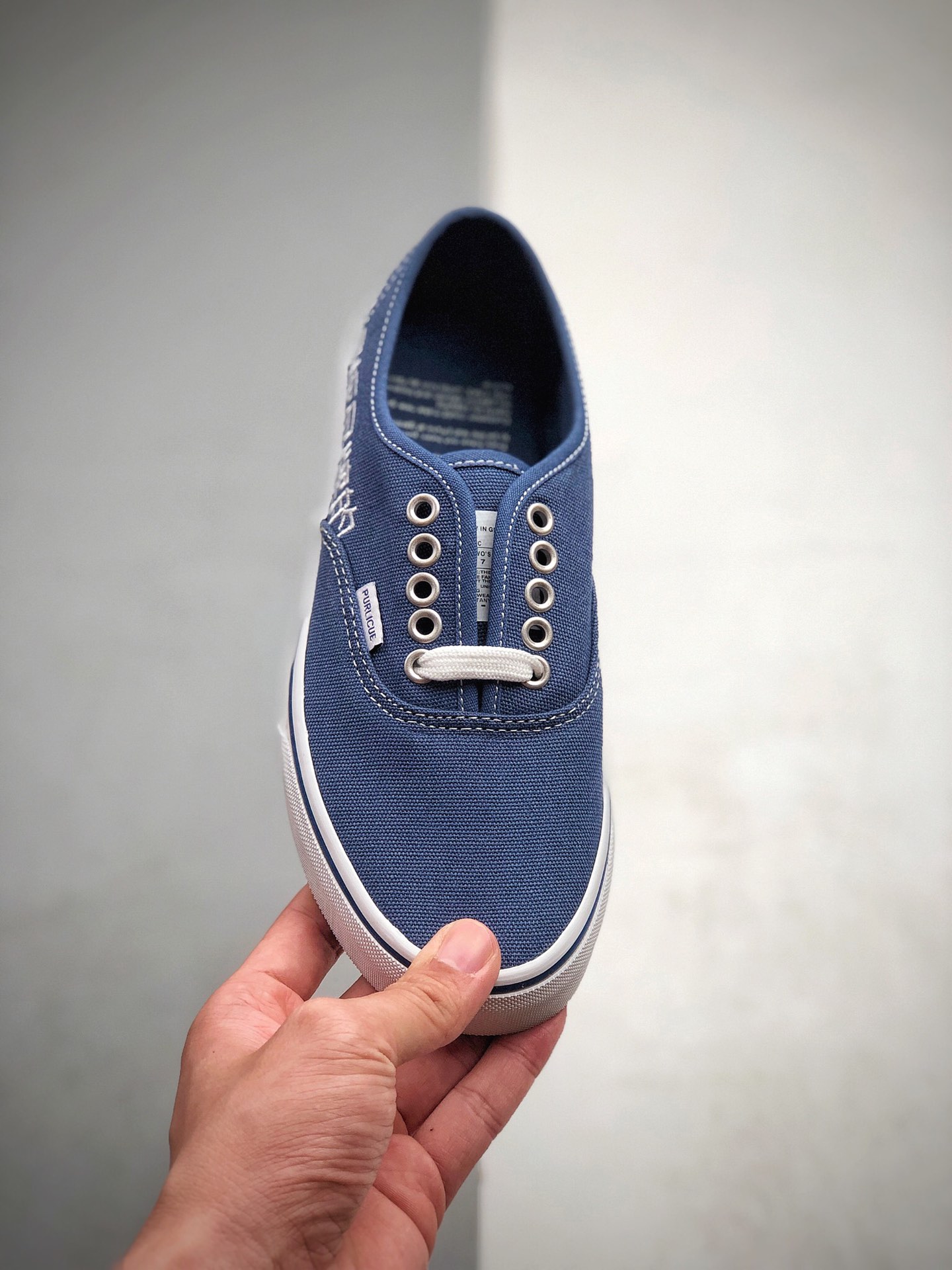 170  Vans联名THE FAKE 抄袭系列  鞋身采用2020潘通公布最流行的经典蓝
