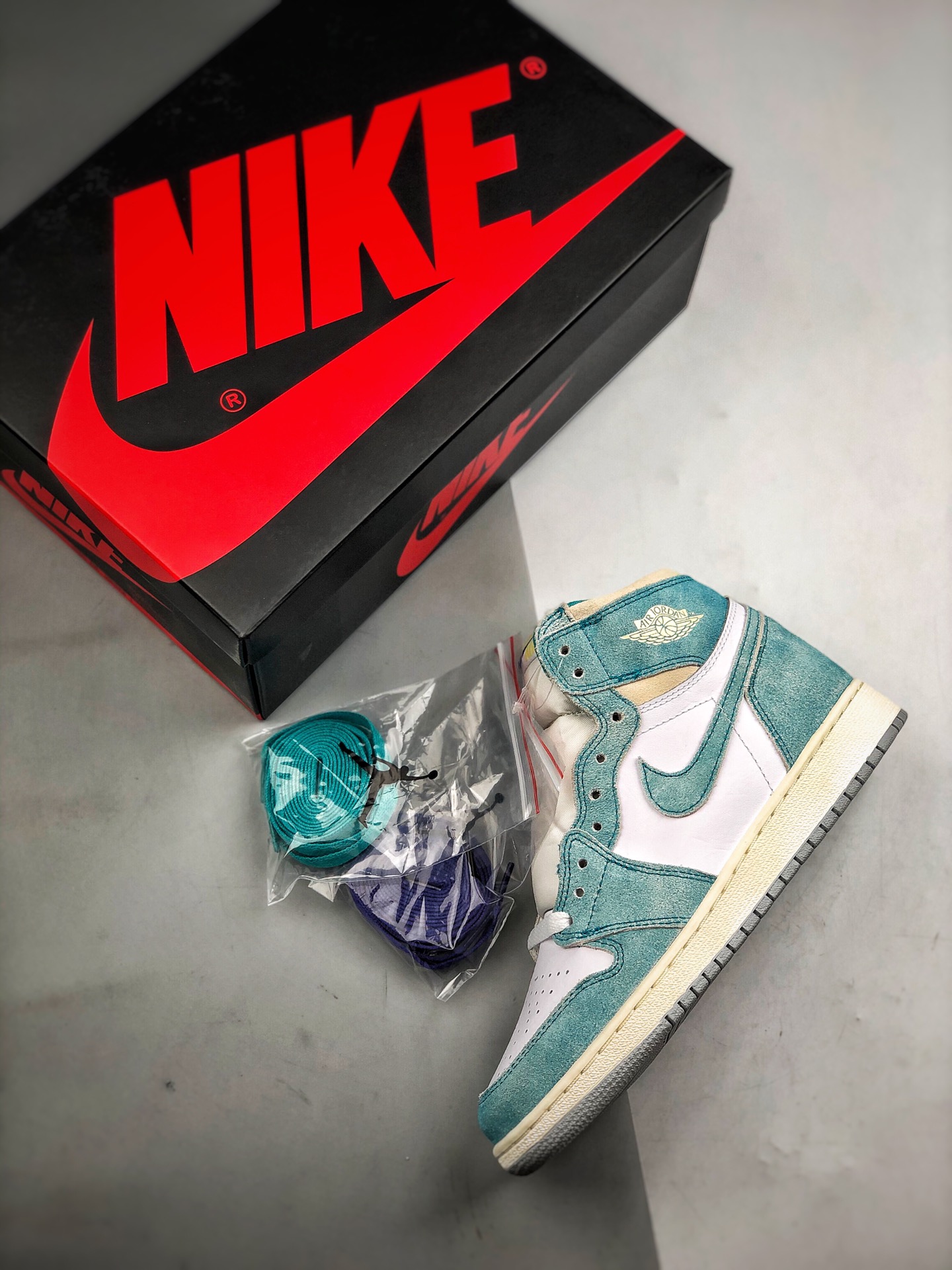 480  AirJordan 1 Retro High  ”Turbo Green” 蒂芙尼 / 白绿 货号：555088-311