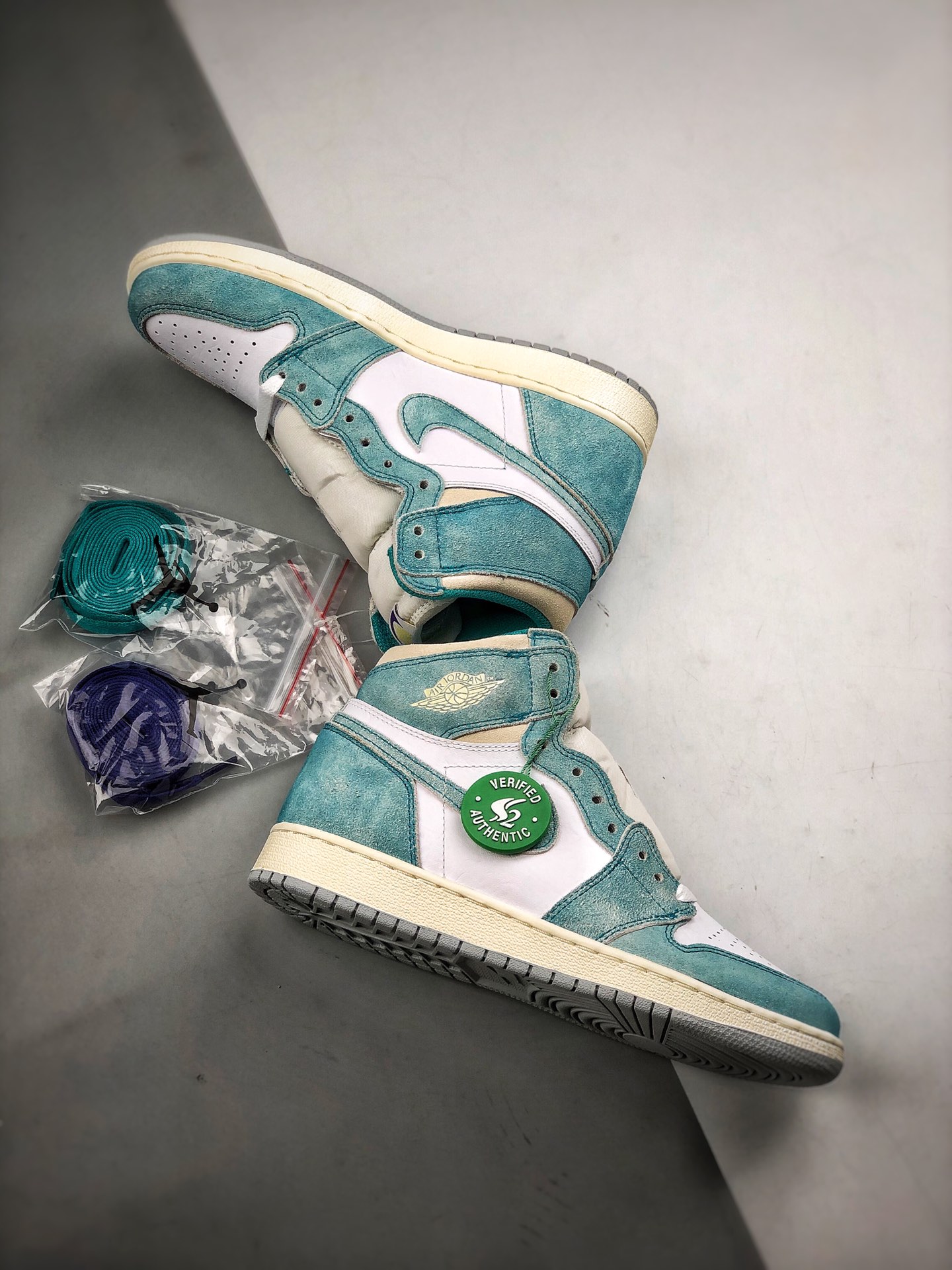 480  AirJordan 1 Retro High  ”Turbo Green” 蒂芙尼 / 白绿 货号：555088-311