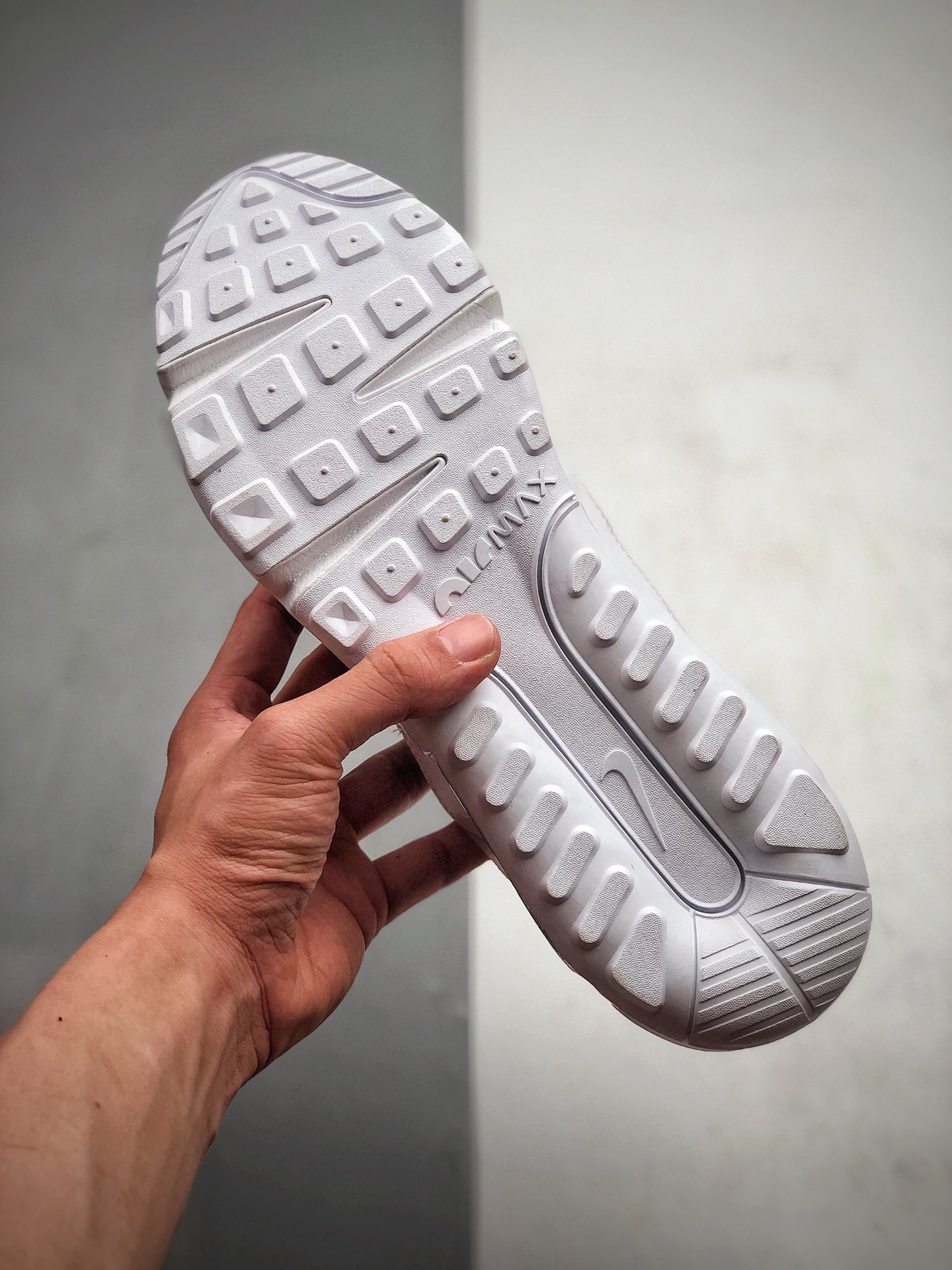 190 耐克AirMax2090 货号：CK2612-100