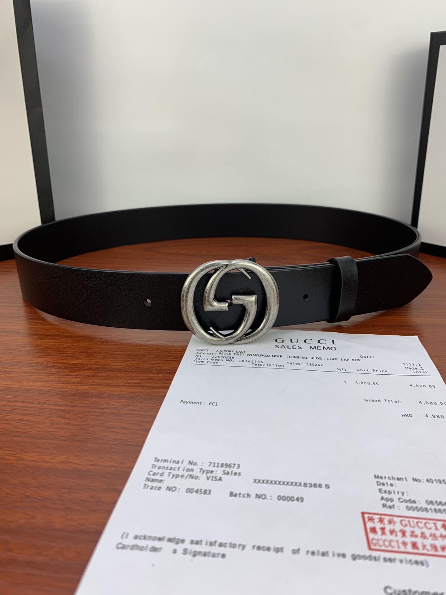 GUCCI  经典款单层树膏皮革腰带，配有品牌标志性双G带扣。无涂层褪色皮革材质 具备耐用不变形 此皮面
