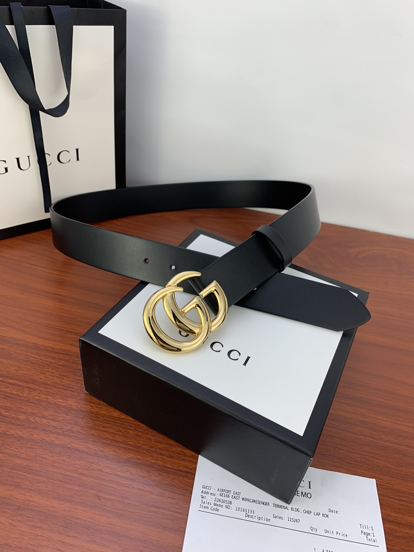 GUCCI  经典款单层树膏皮革腰带，配有品牌标志性双G带扣。无涂层褪色皮革材质 具备耐用不变形 此皮面