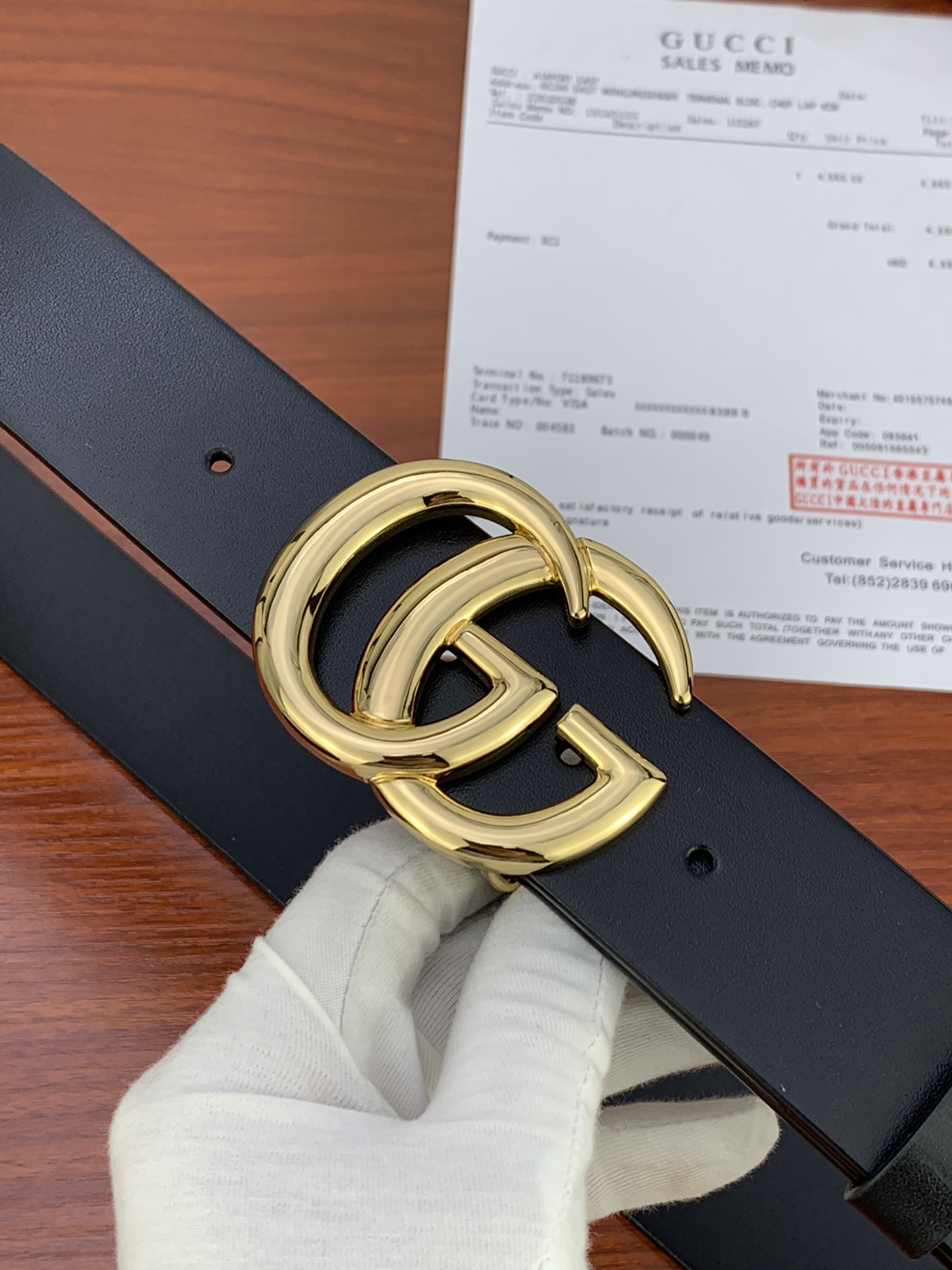 GUCCI  经典款单层树膏皮革腰带，配有品牌标志性双G带扣。无涂层褪色皮革材质 具备耐用不变形 此皮面