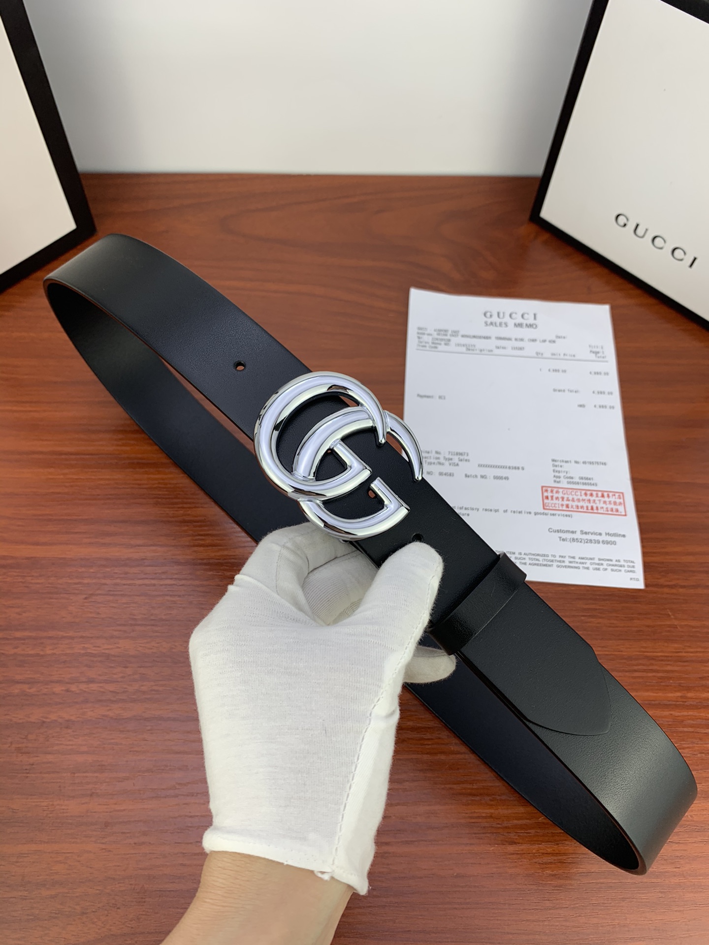 GUCCI  经典款单层树膏皮革腰带，配有品牌标志性双G带扣。无涂层褪色皮革材质 具备耐用不变形 此皮面