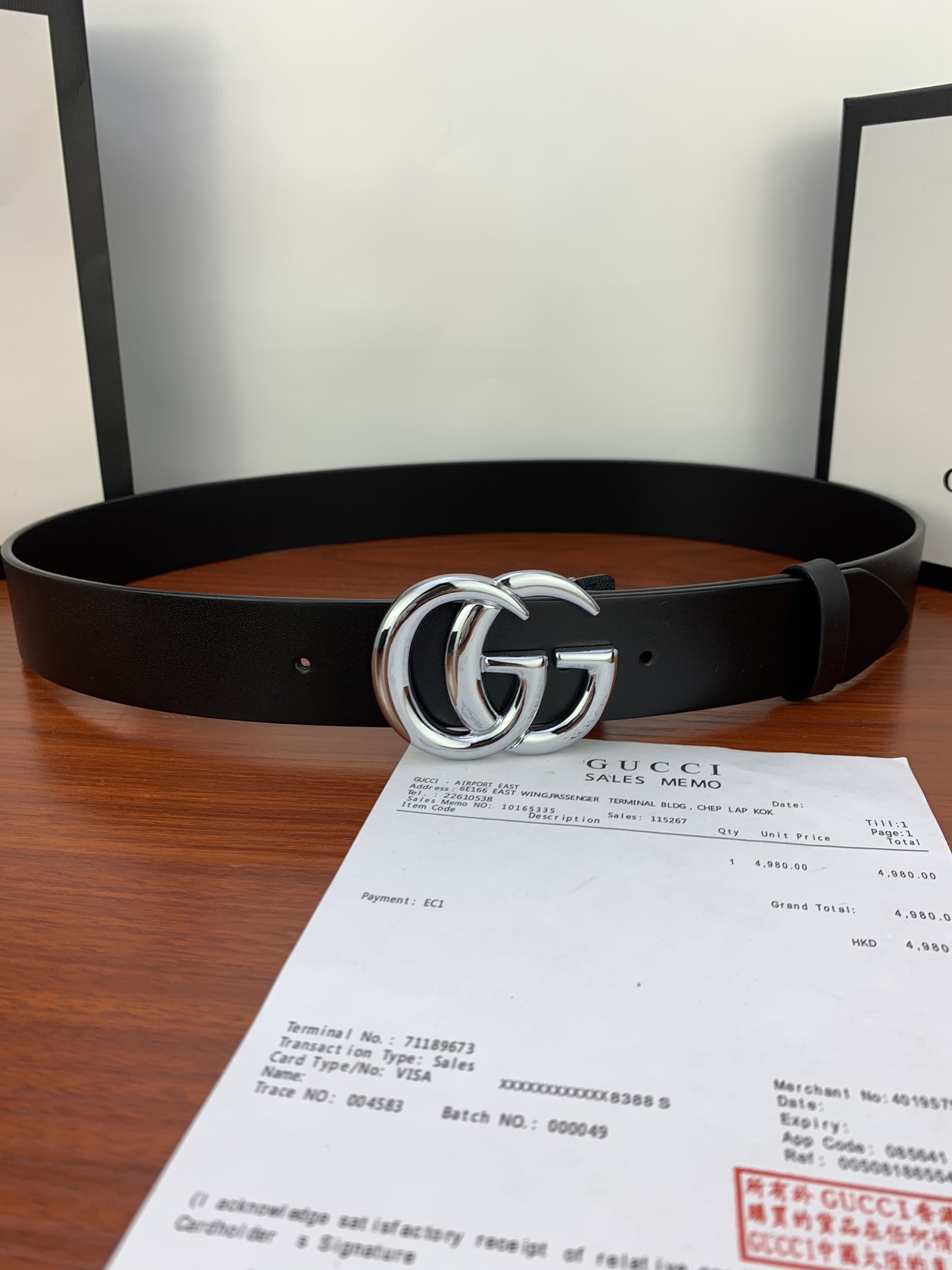 GUCCI  经典款单层树膏皮革腰带，配有品牌标志性双G带扣。无涂层褪色皮革材质 具备耐用不变形 此皮面
