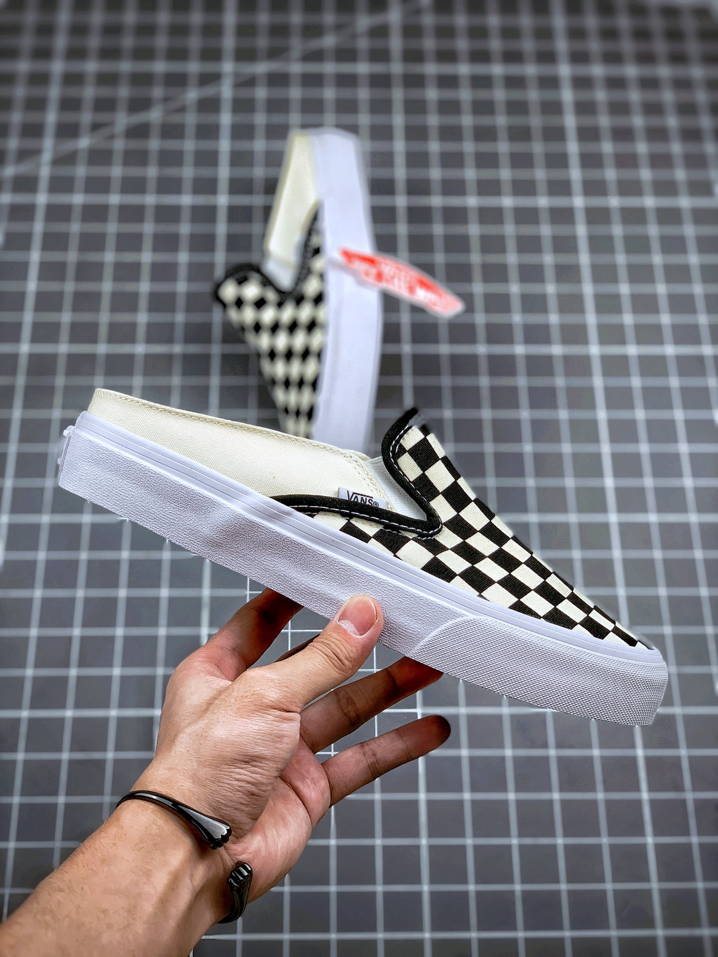 150 Vans 棋盘格半拖一脚蹬  官方最近版 原装硫化工艺 独家纯白围条