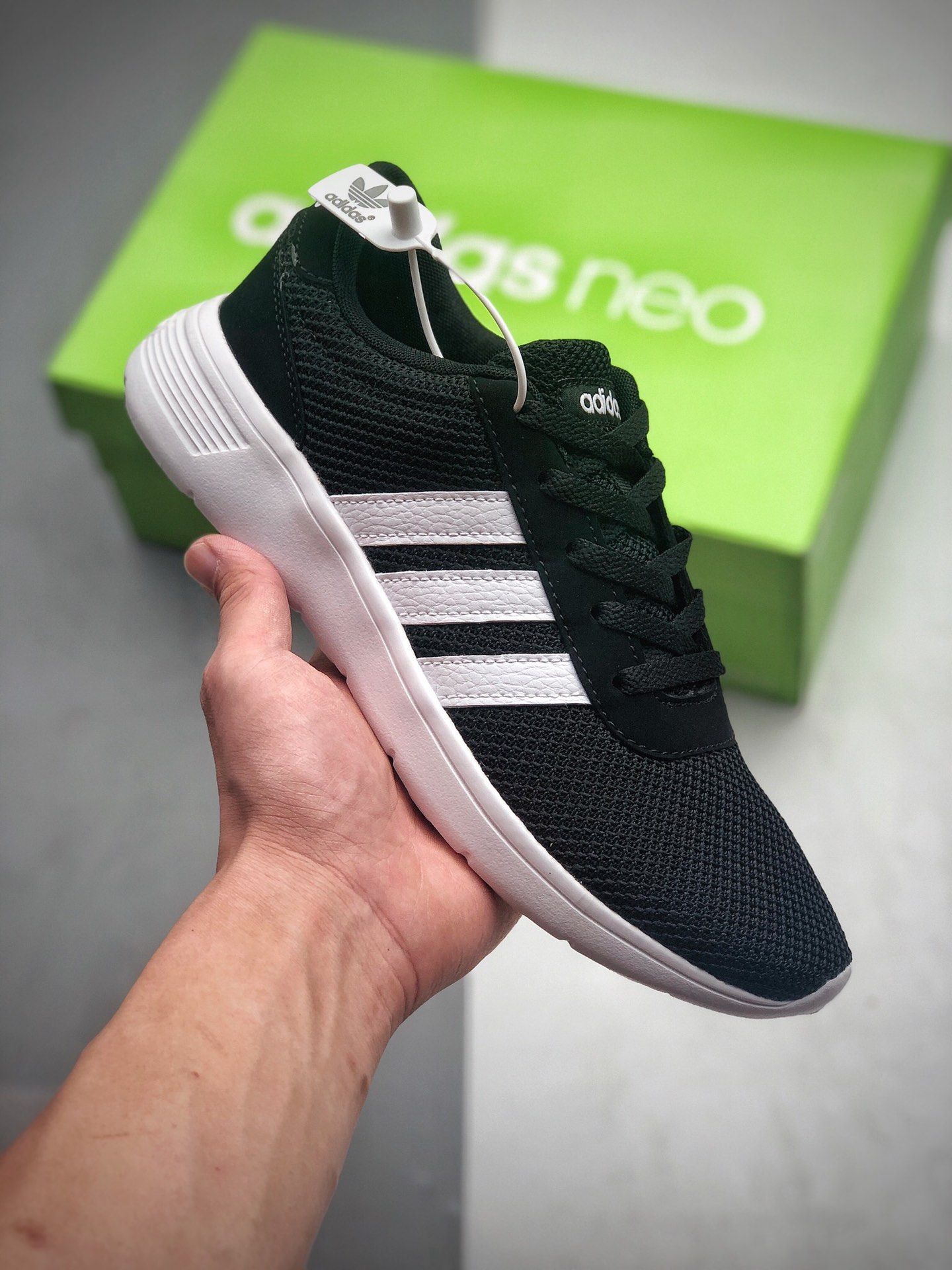 特价100  阿迪达斯/Adidas LiteRacer 实体的福音高弹MD大底 透气网面  货号：EH1323