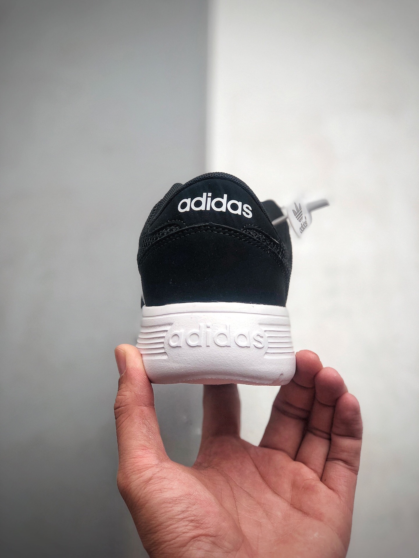 特价100  阿迪达斯/Adidas LiteRacer 实体的福音高弹MD大底 透气网面  货号：EH1323