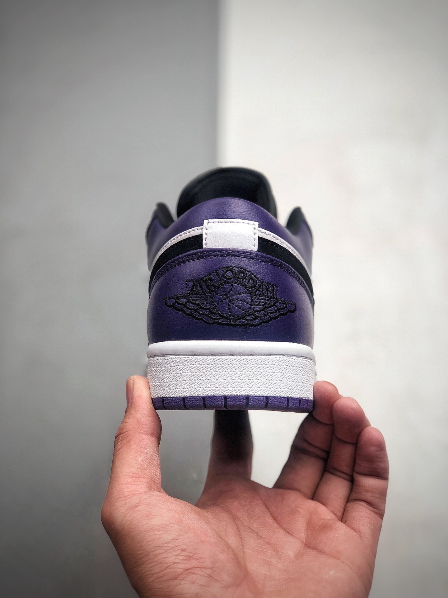 特价180 Air Jordan 1 Low 低帮 白紫AJ1 乔丹1代 aj1 乔1 低邦 白紫 乔丹篮球鞋系列 553558-500-莆田鞋,莆田鞋货源,高仿鞋,高仿鞋货源,安福档口,莆田高仿鞋,莆田鞋批发,高仿鞋批发,莆田高仿运动鞋,高仿运动鞋,莆田运动鞋 特价180 Air Jordan 1 Low 低帮 白紫AJ1 乔丹1代 aj1 乔1 低邦 白紫 乔丹篮球鞋系列 553558-500