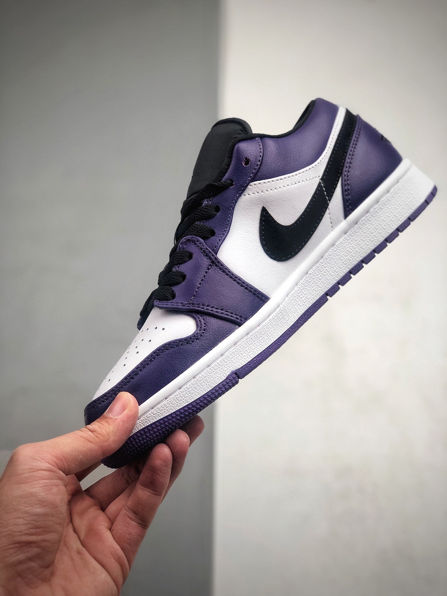 特价180 Air Jordan 1 Low 低帮 白紫AJ1 乔丹1代 aj1 乔1 低邦 白紫 乔丹篮球鞋系列 553558-500-莆田鞋,莆田鞋货源,高仿鞋,高仿鞋货源,安福档口,莆田高仿鞋,莆田鞋批发,高仿鞋批发,莆田高仿运动鞋,高仿运动鞋,莆田运动鞋 特价180 Air Jordan 1 Low 低帮 白紫AJ1 乔丹1代 aj1 乔1 低邦 白紫 乔丹篮球鞋系列 553558-500