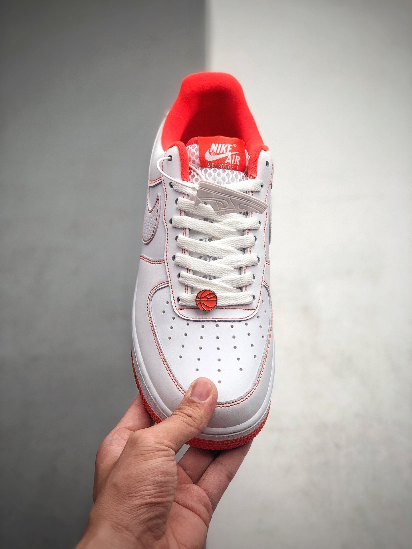 210 耐克Nike Air Force 1 Low”Rucker Park”空军号一经典低帮百搭休闲运板动鞋“皮白橙”货号:CT2585-100-莆田鞋,莆田鞋货源,高仿鞋,高仿鞋货源,安福档口,莆田高仿鞋,莆田鞋批发,高仿鞋批发,莆田高仿运动鞋,高仿运动鞋,莆田运动鞋 210 耐克Nike Air Force 1 Low”Rucker Park”空军号一经典低帮百搭休闲运板动鞋“皮白橙”货号:CT2585-100