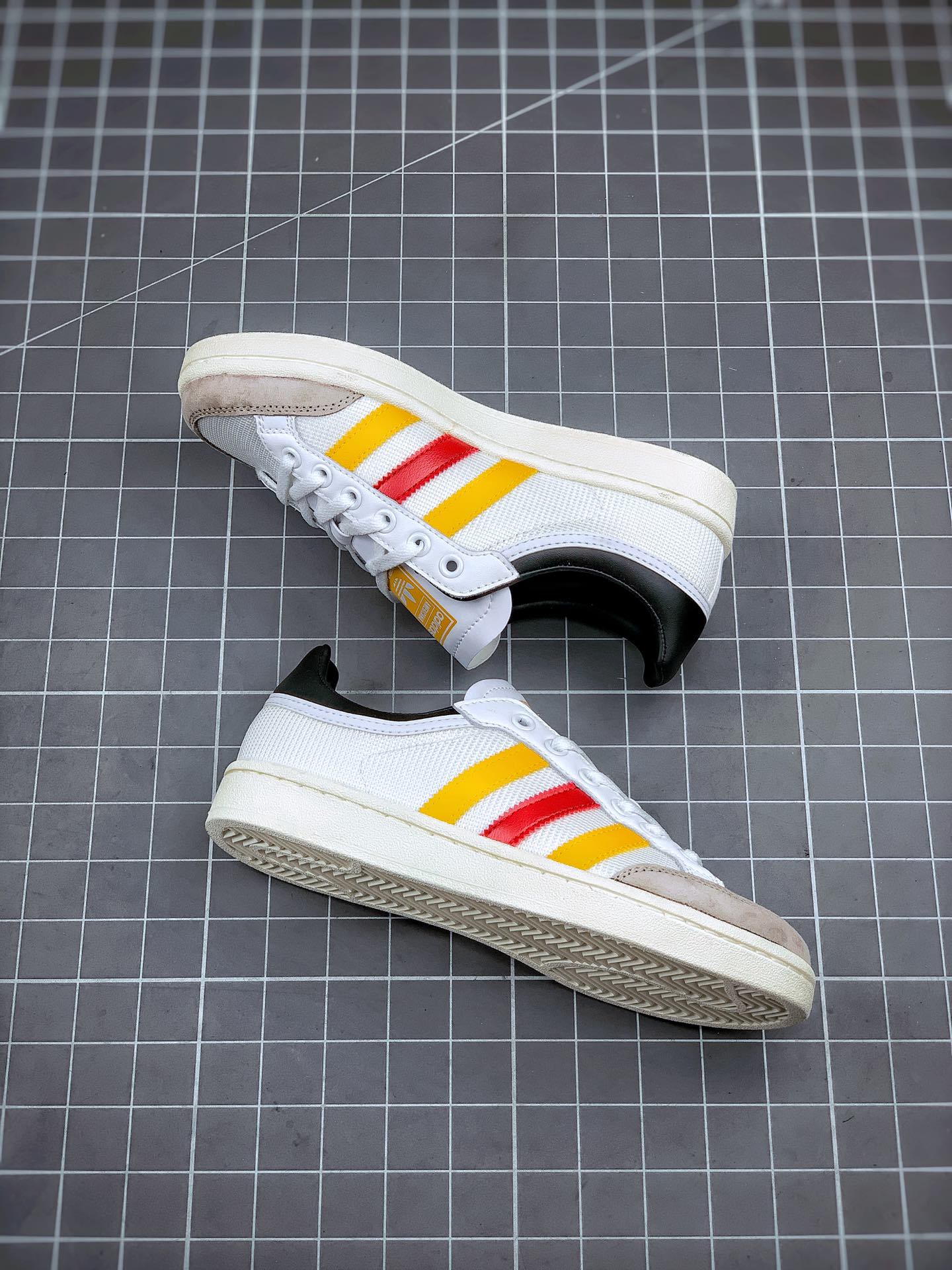 160 Adidas Originals Americana Low 复古百搭休闲运动板鞋 货号：EF2801/EF2510