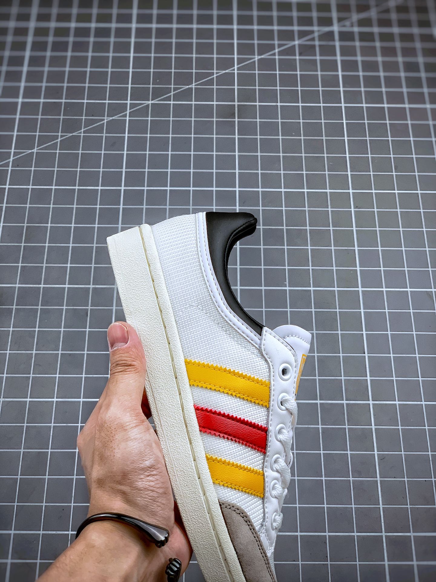 160 Adidas Originals Americana Low 复古百搭休闲运动板鞋 货号：EF2801/EF2510